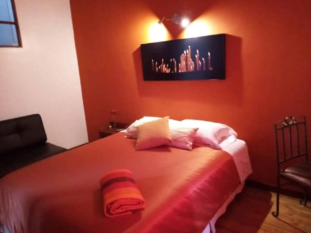 Bed in Hotel Casa Ecuatreasures Centro Historico