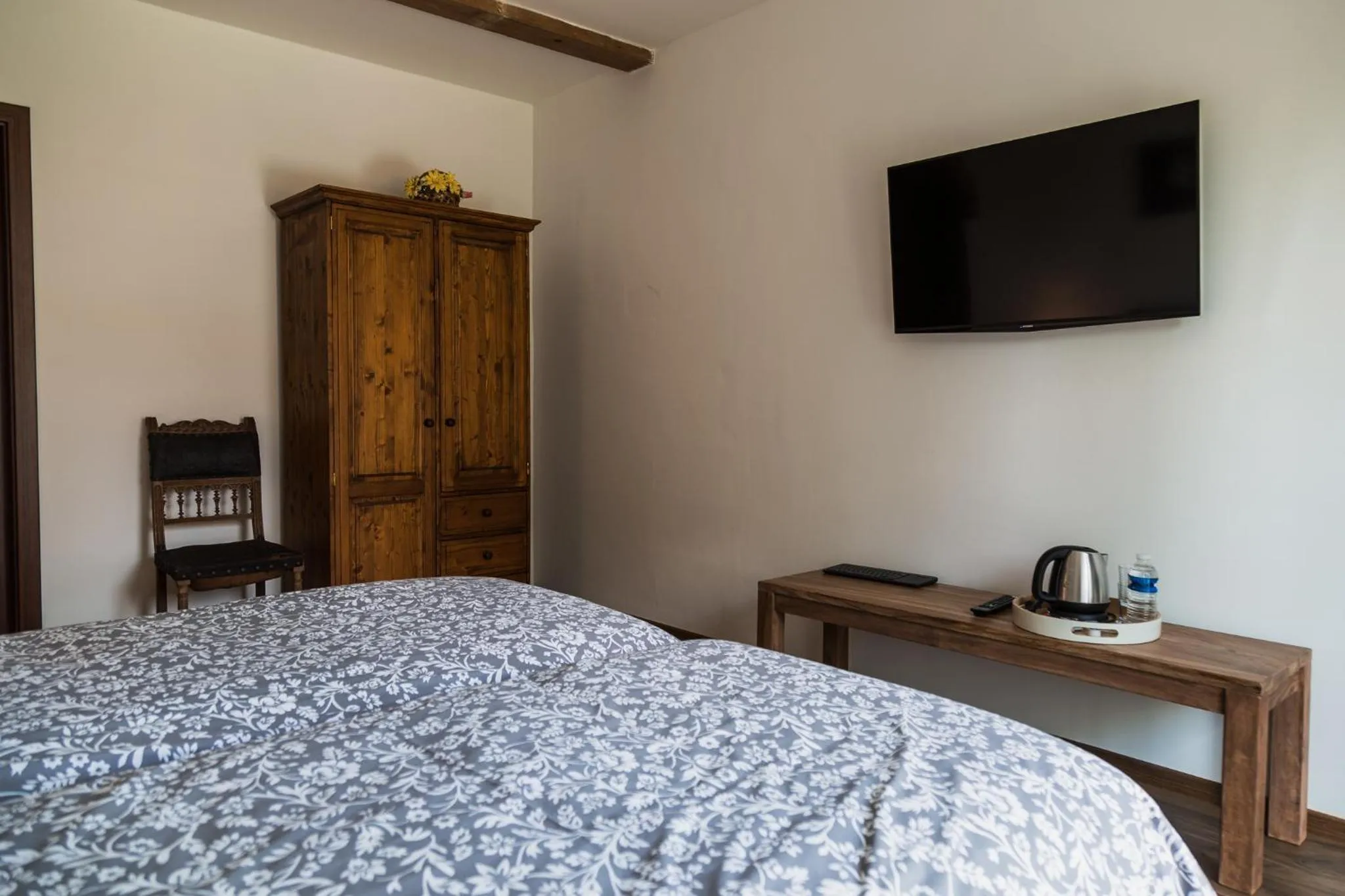 Photo of the whole room, Bed in Barvicka