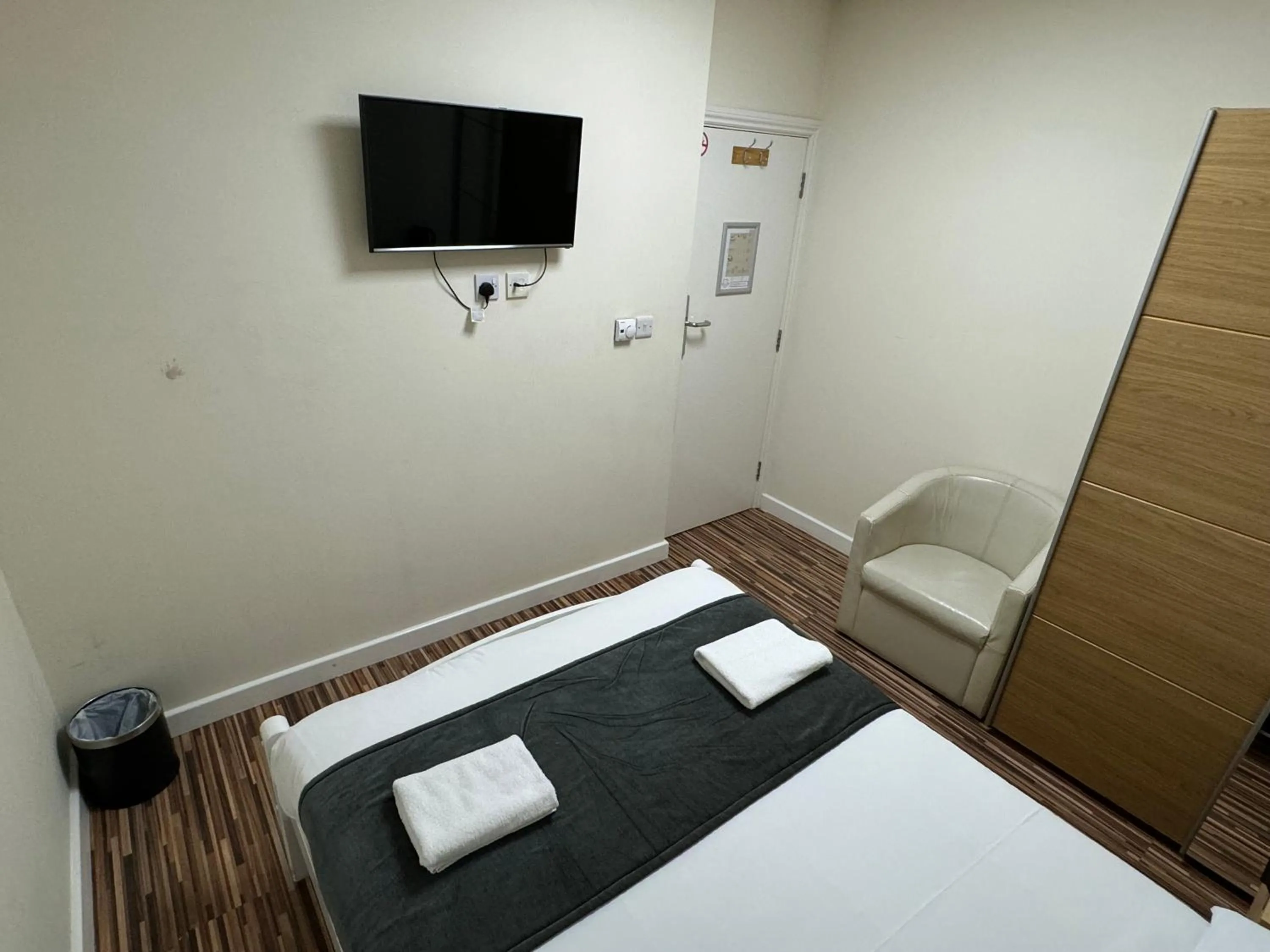 Bed in Namaste Palace Hotel