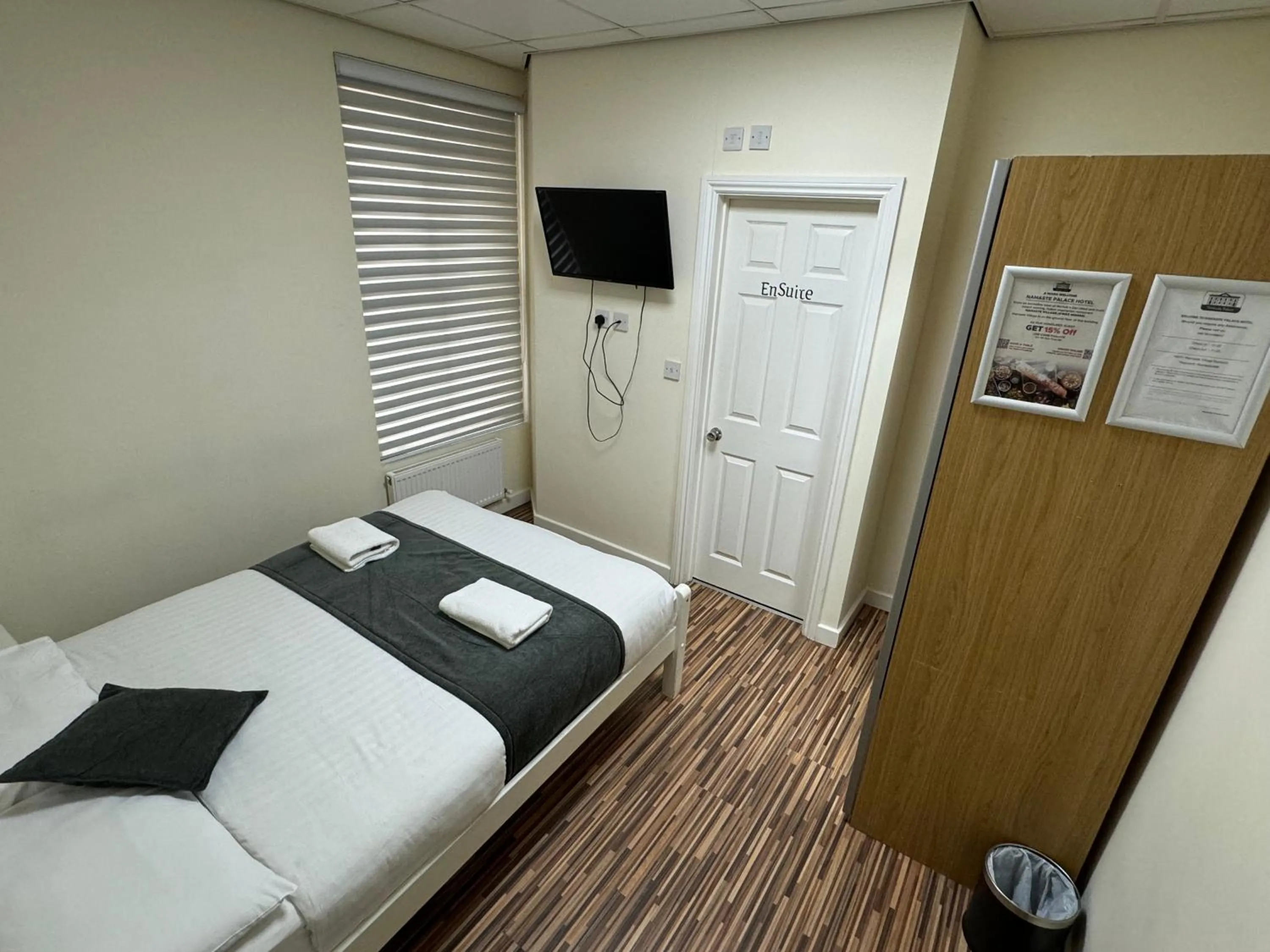 Bed in Namaste Palace Hotel