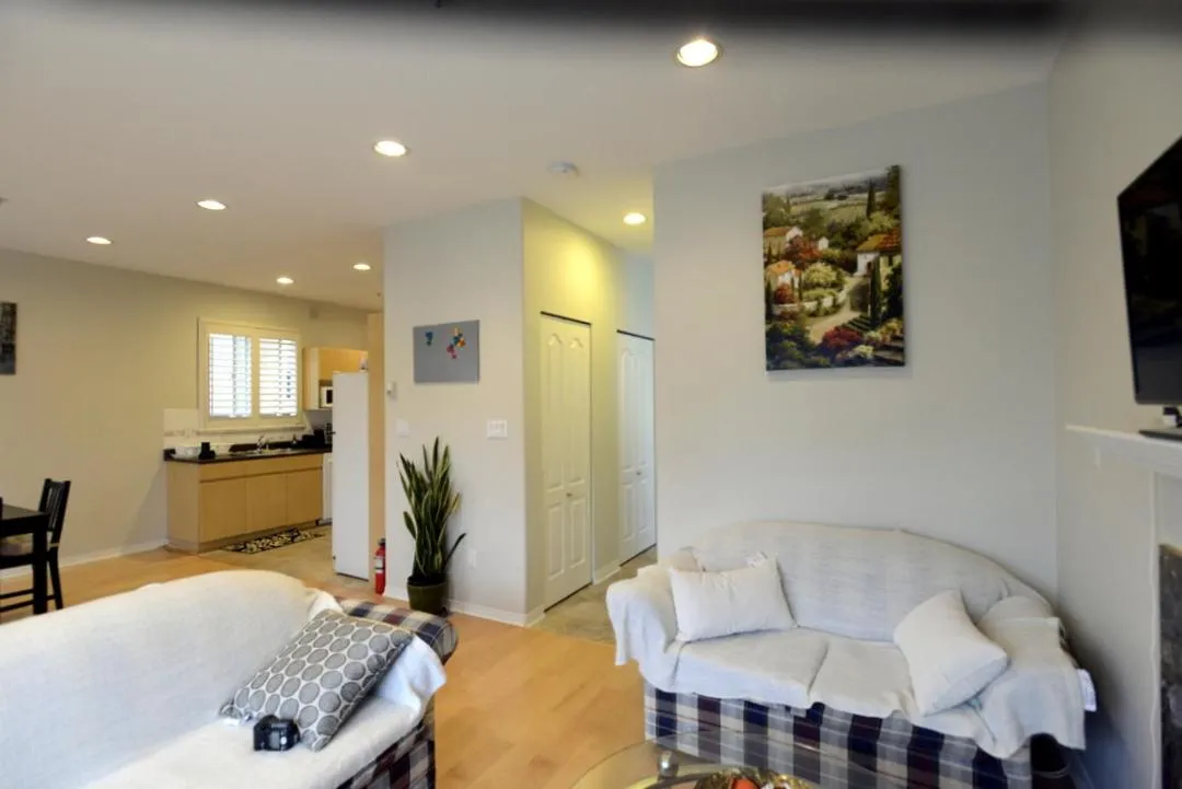 Bed in Marpole Guest House