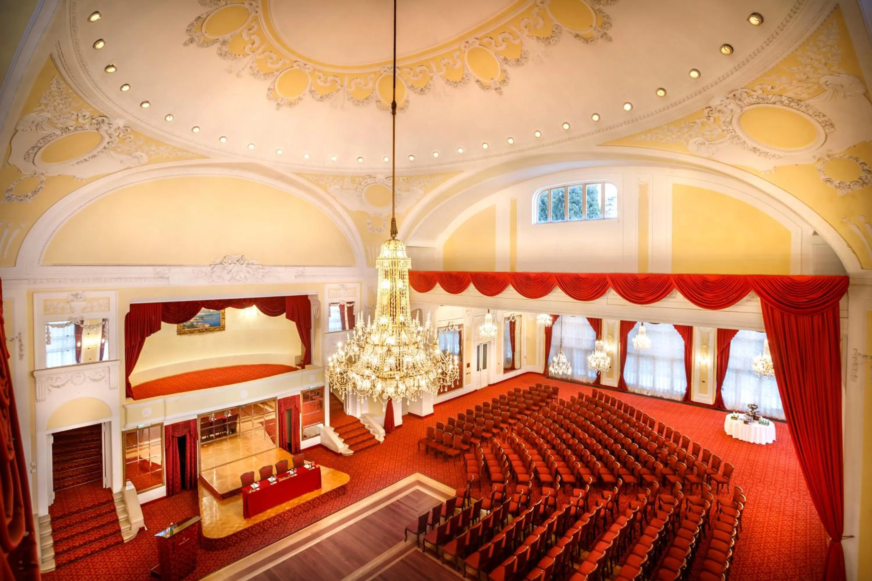 Property building, Bed in Hotel Kvarner - by Liburnia Hotels & Villas