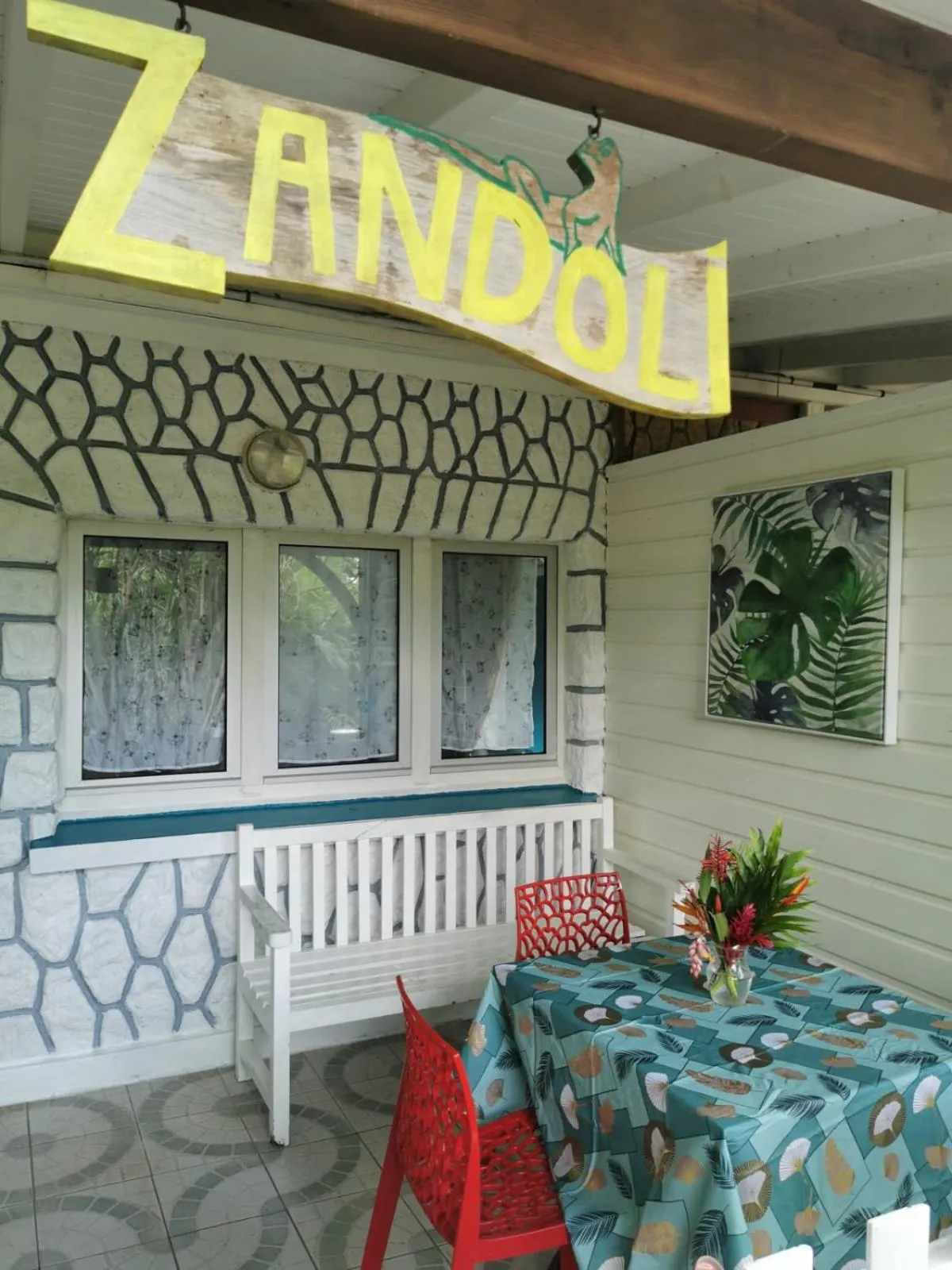 Patio in Les Gîtes de la Lézarde