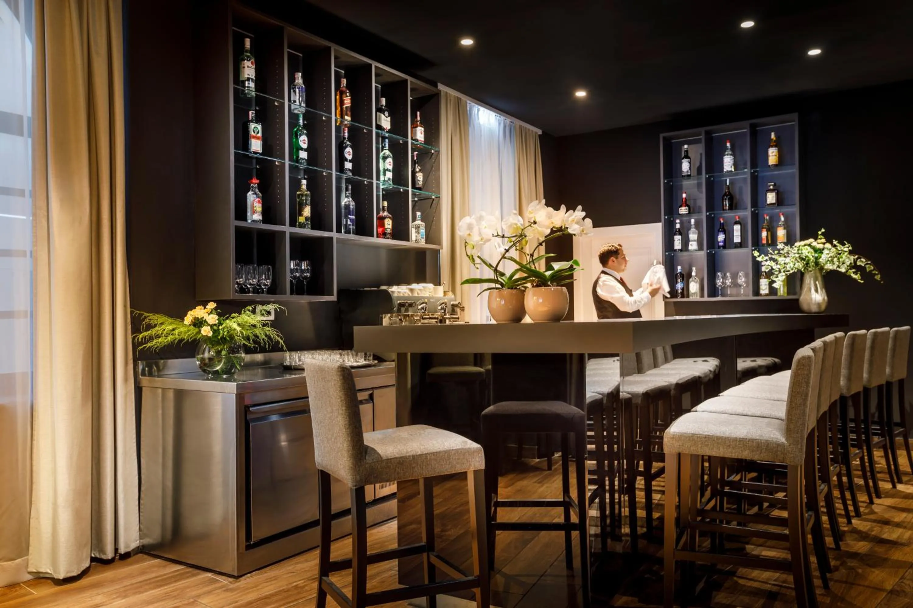 Lounge or bar in Hotel Lungomare Opatija - by Liburnia Hotels & Villas