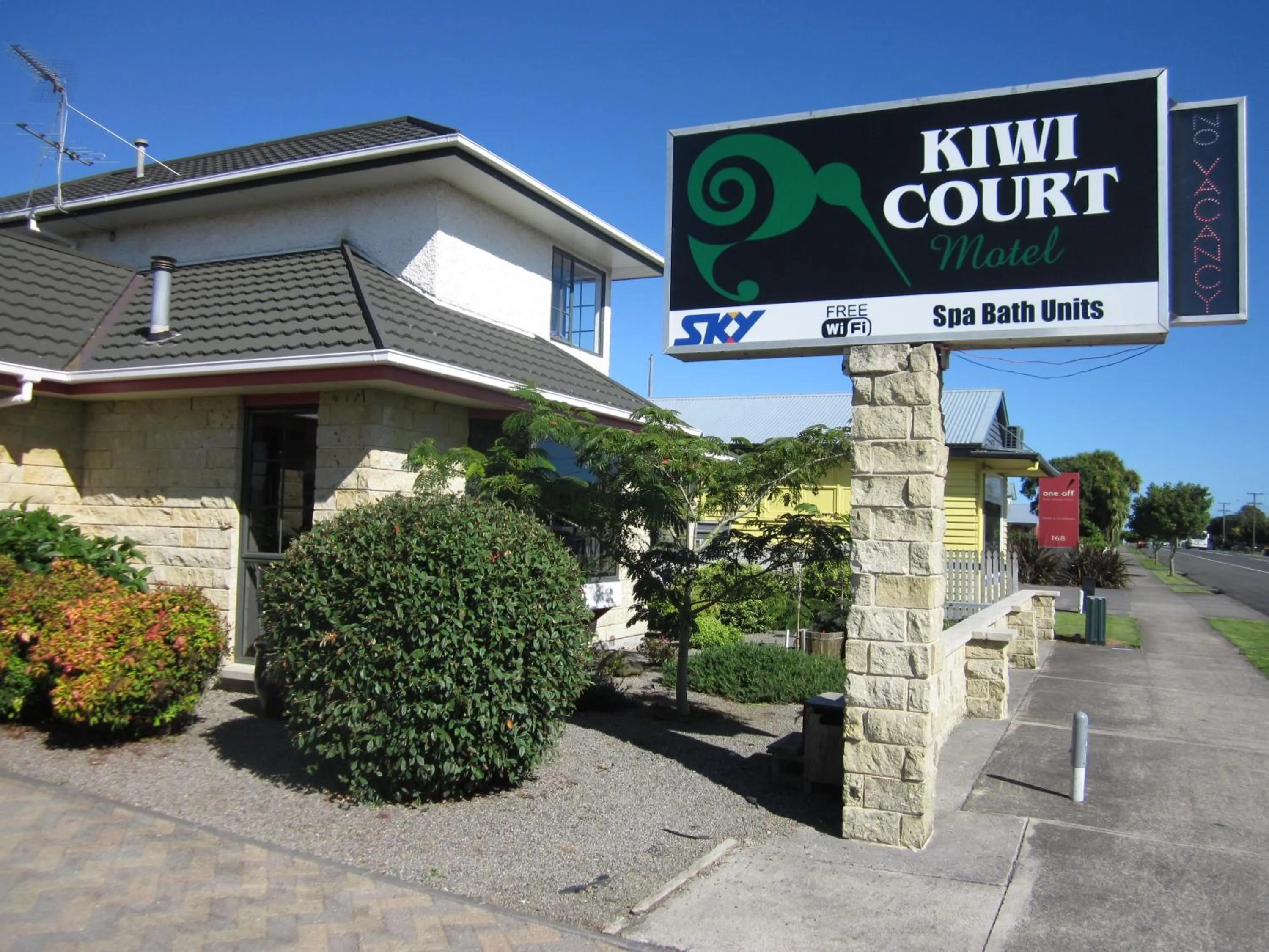 Facade/entrance in Kiwi Court Motel