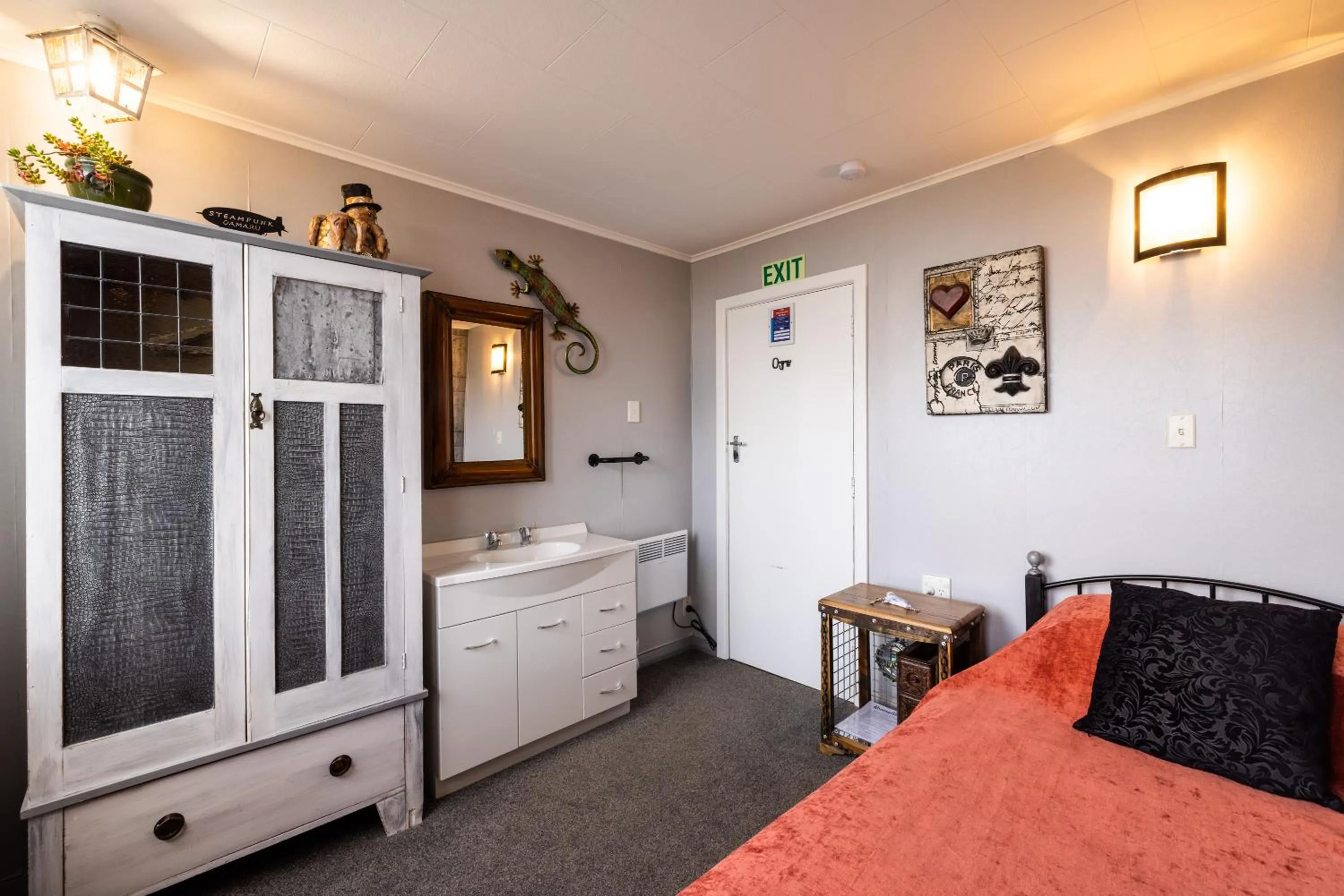 Sea view, Bed in Oamaru Backpackers