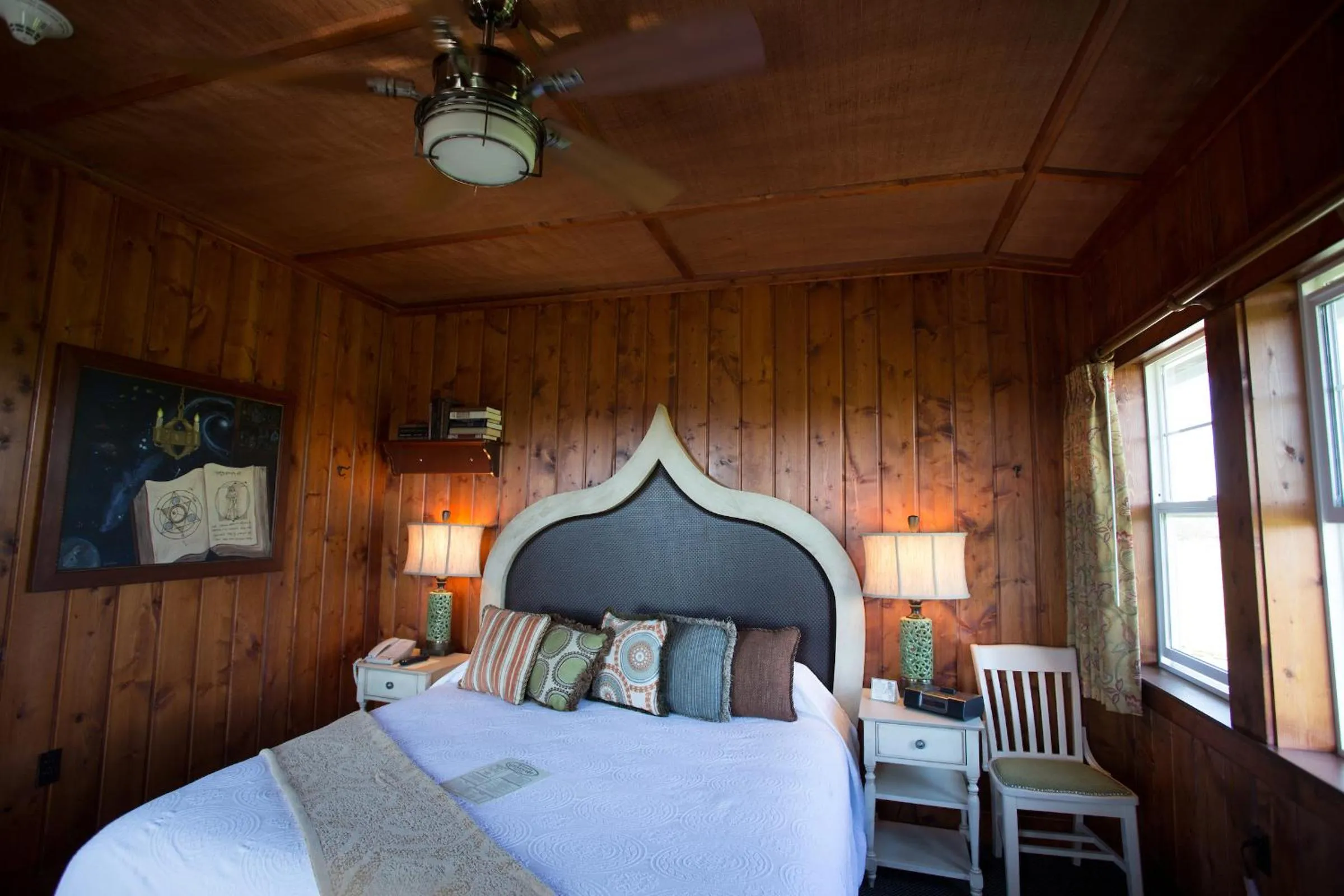 Bed in McMenamins Gearhart Hotel