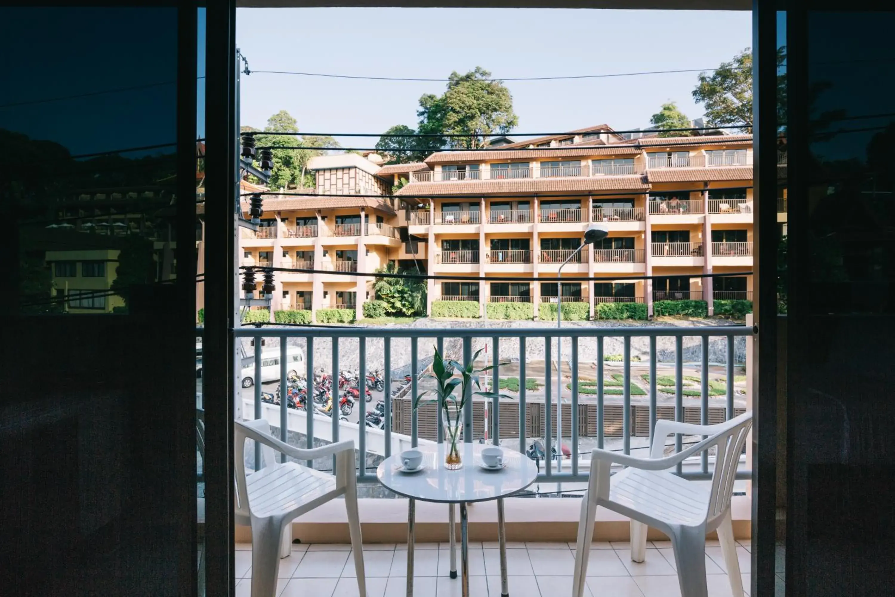 Twin Room with Street View in Kata Sun Beach Hotel Twin Room with Street View in Kata Sun Beach Hotel