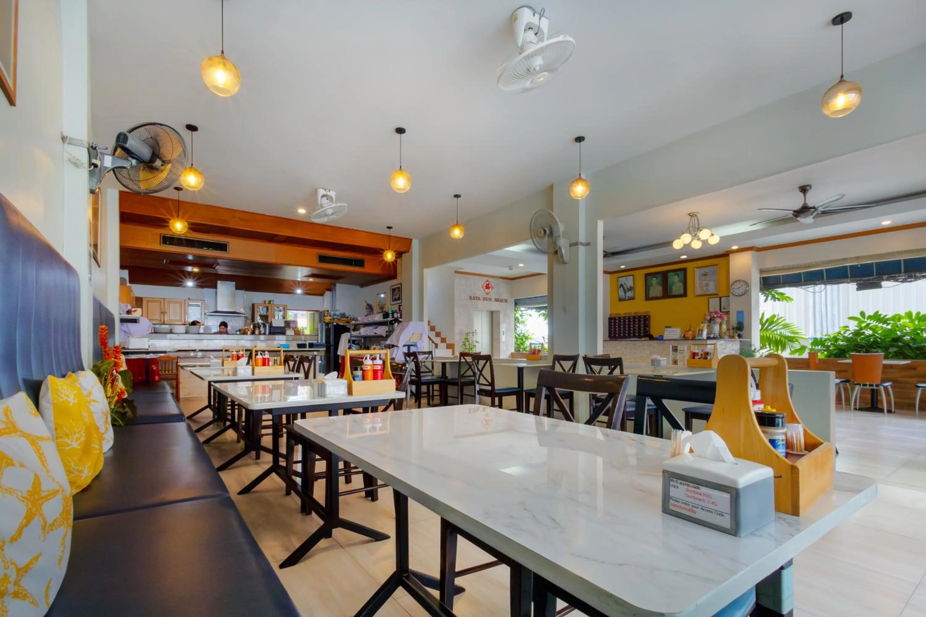 Restaurant/places to eat in Kata Sun Beach Hotel