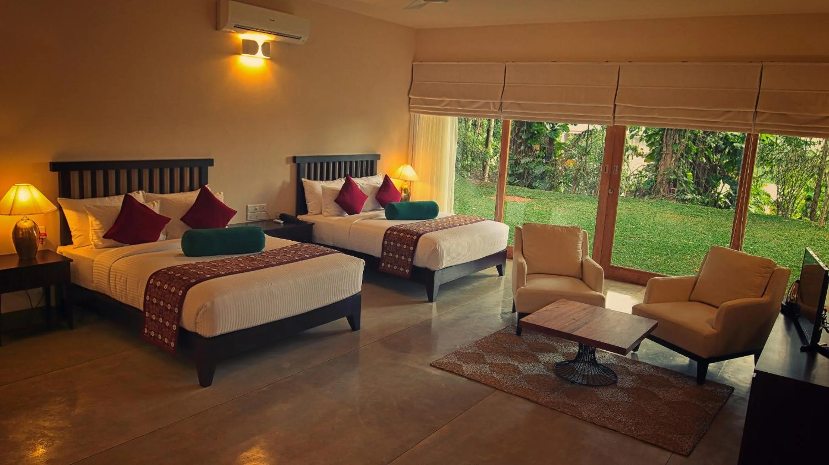 Bed in Kings Pavilion Luxury Hotel