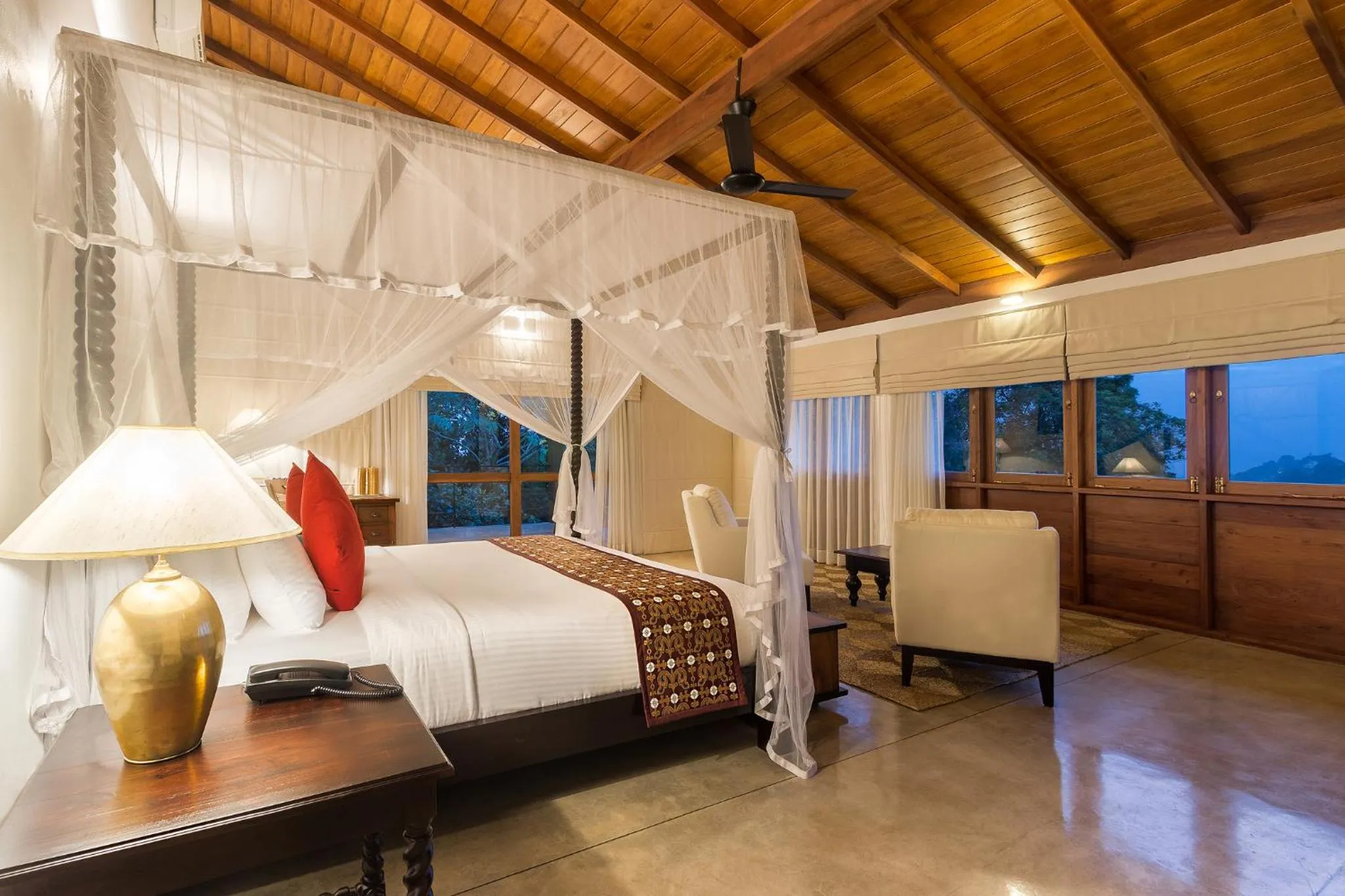 Living room, Bed in Kings Pavilion Luxury Hotel