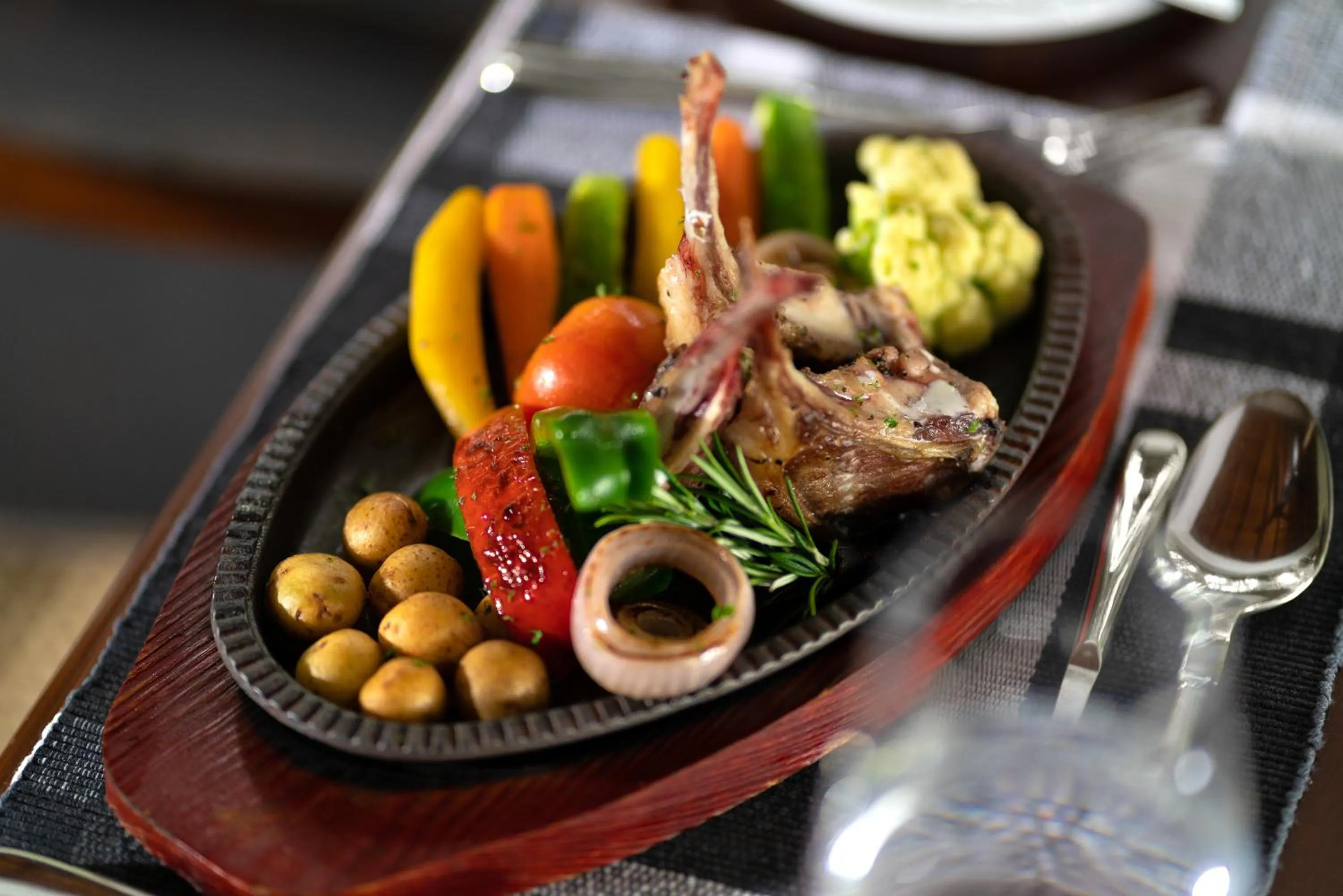 Dinner in Kings Pavilion Luxury Hotel