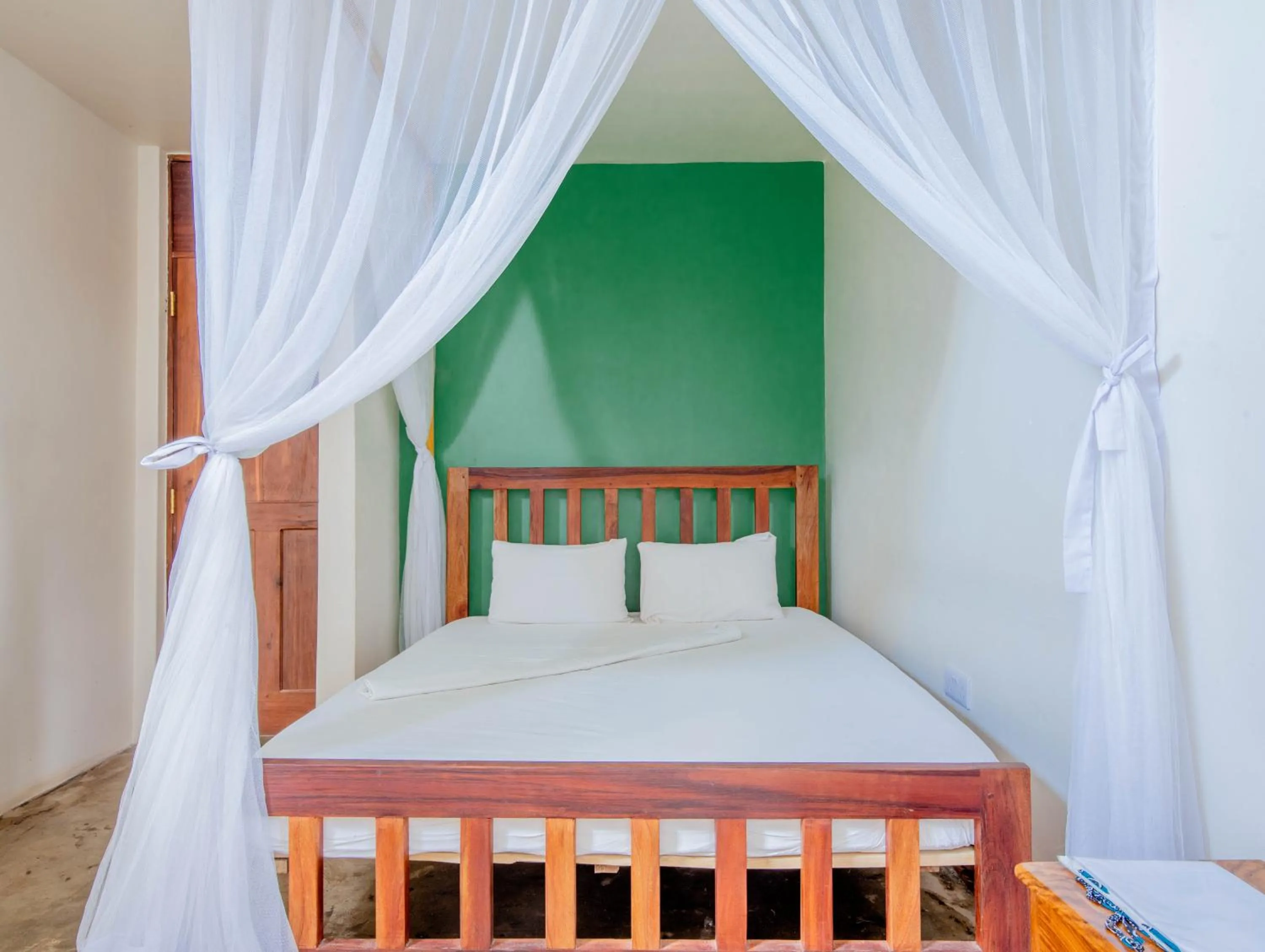 Bedroom, Bed in The Slow Leopard