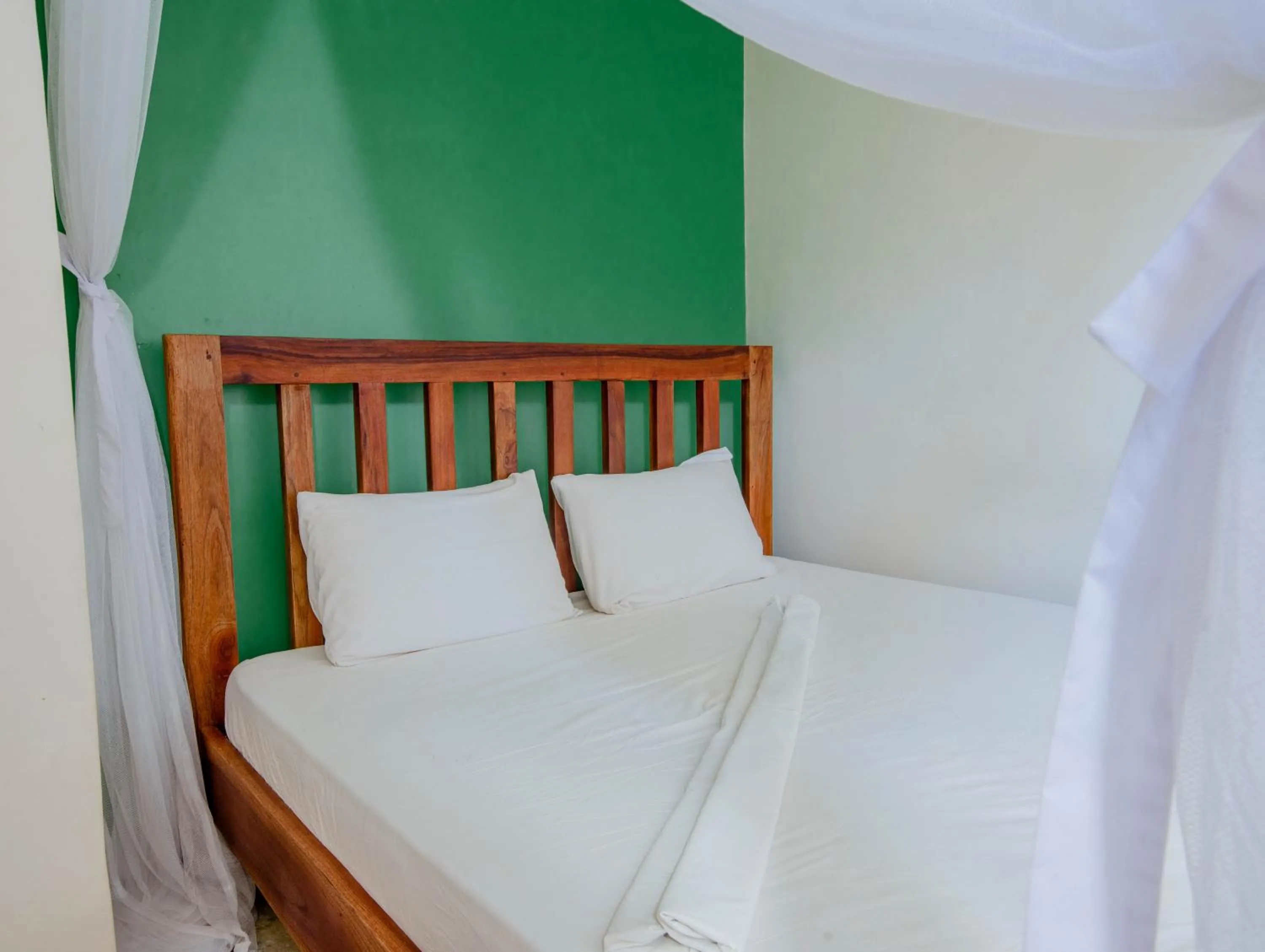 Bedroom, Bed in The Slow Leopard