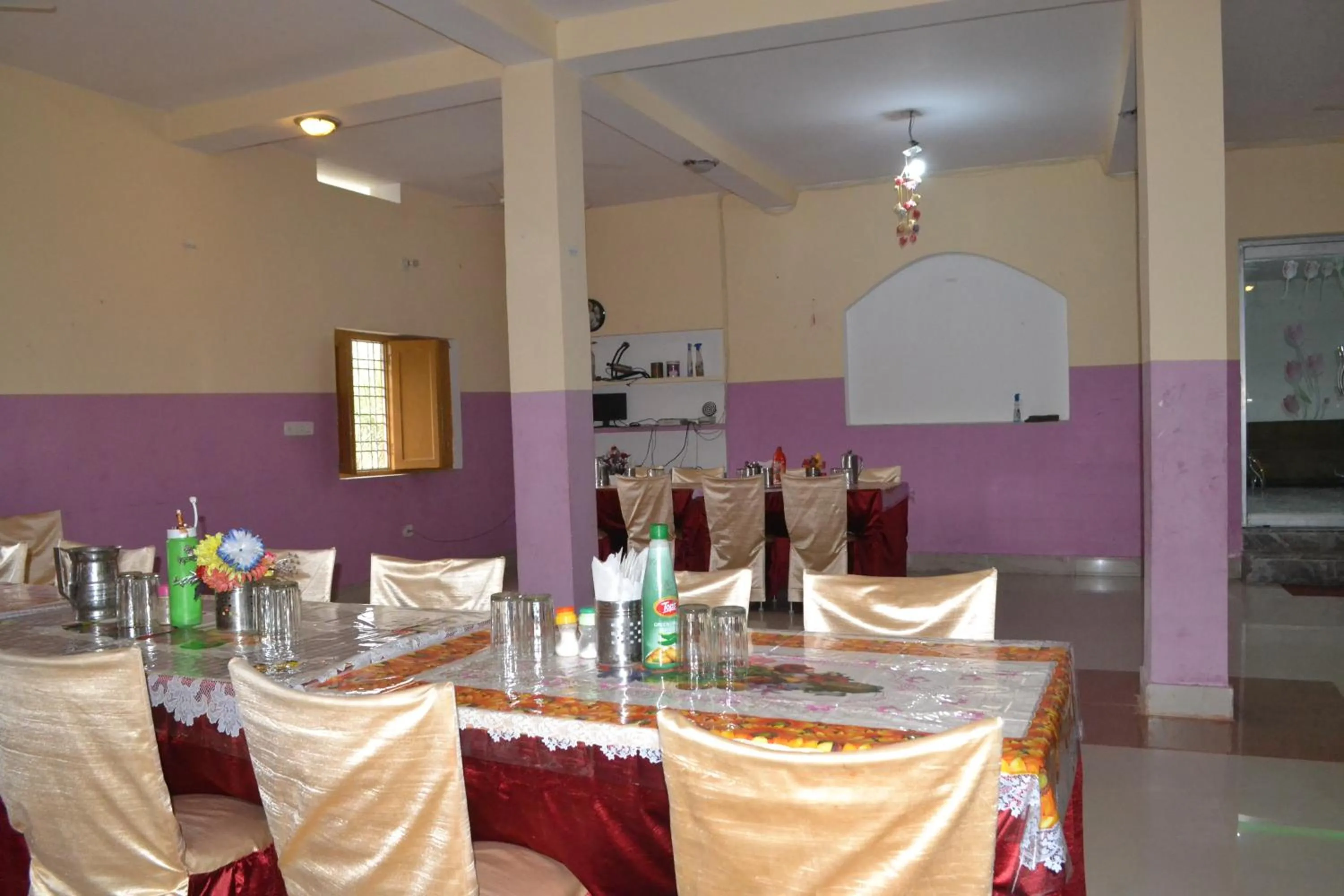 Restaurant/places to eat in Hotel Maurya Vihar Bodhgaya