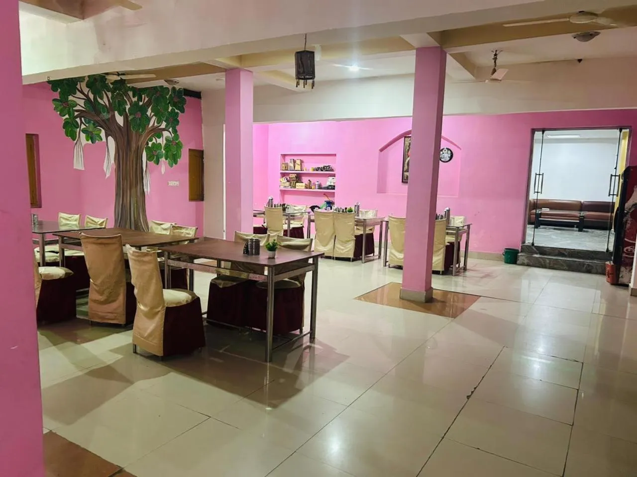 Restaurant/places to eat in Hotel Maurya Vihar Bodhgaya
