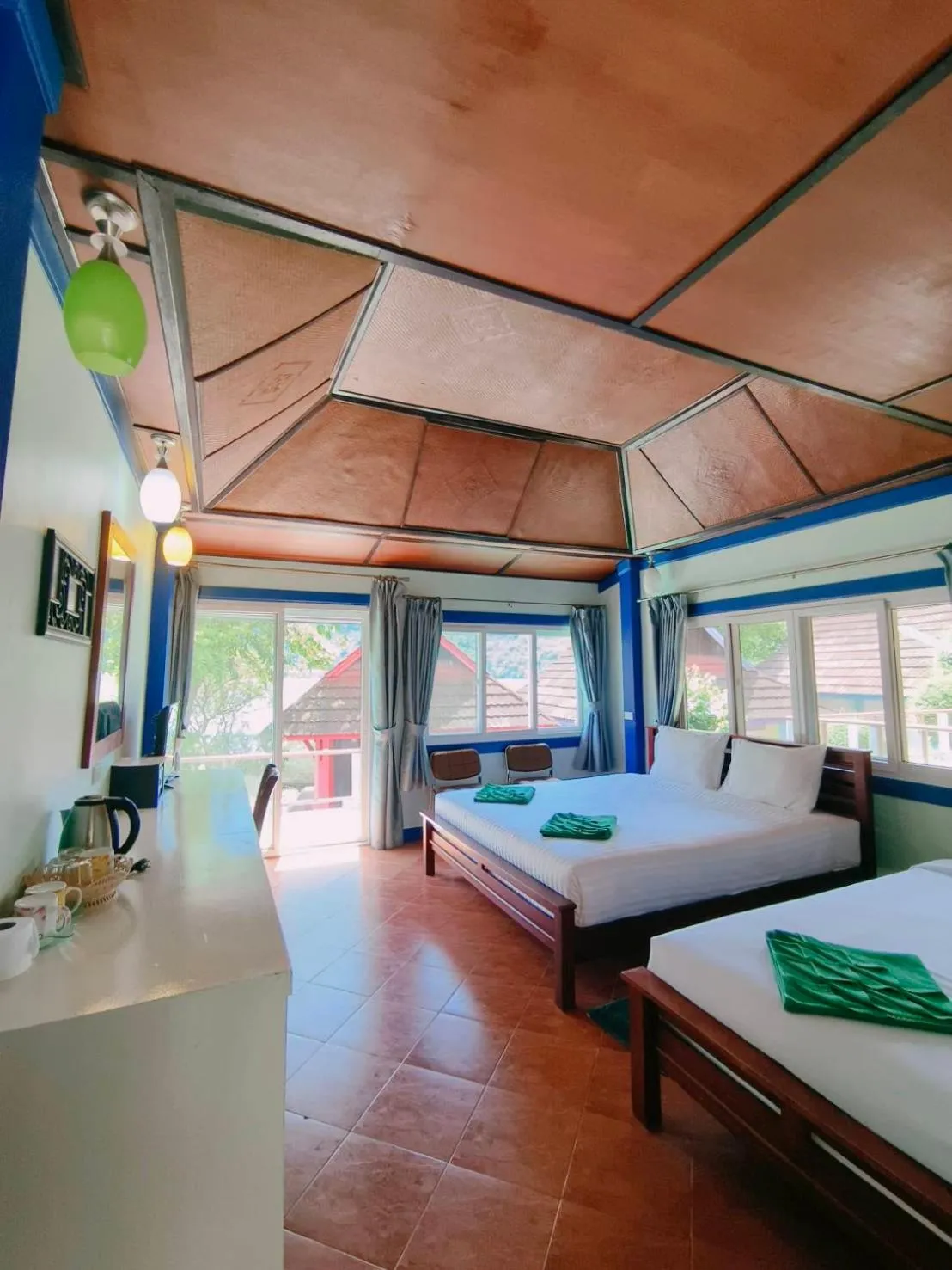 Bed in Phi Phi View Point Resort