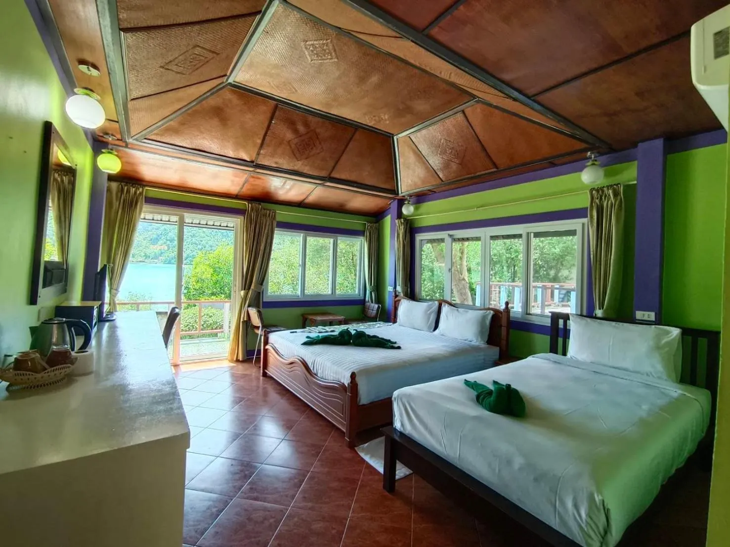 Bed in Phi Phi View Point Resort