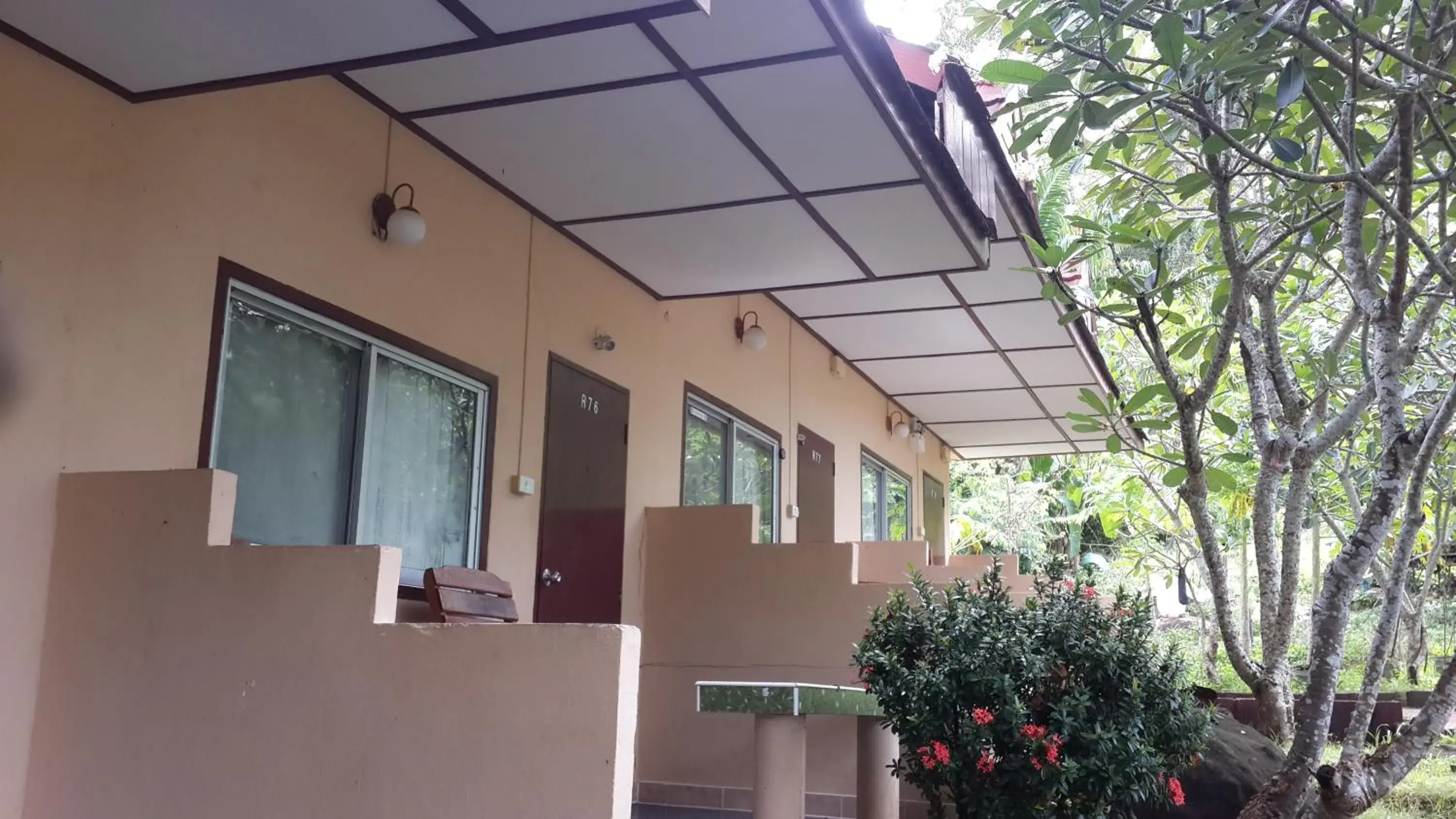 Triple Room with Garden View in Phi Phi View Point Resort Triple Room with Garden View in Phi Phi View Point Resort