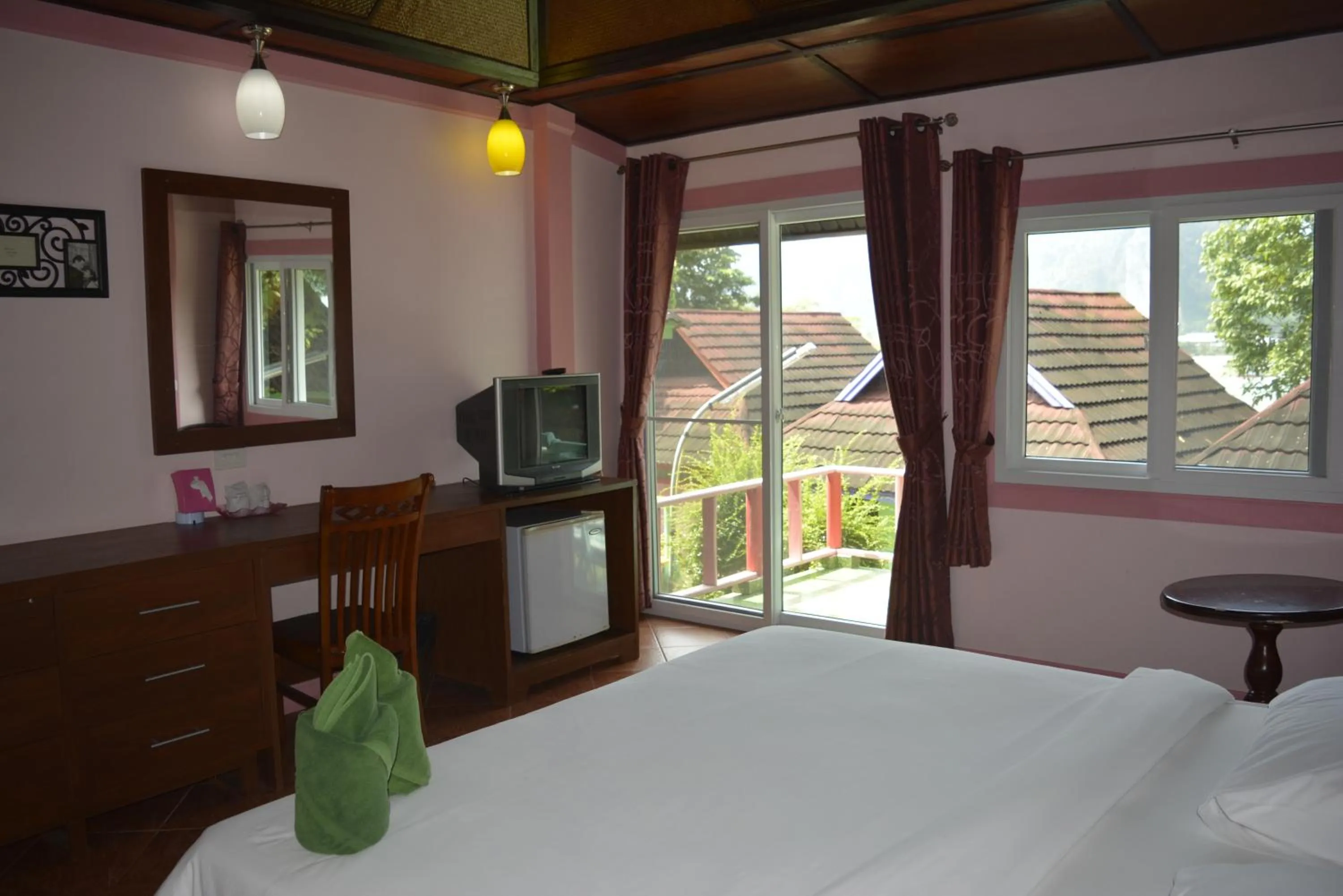 bunk bed, Bed in Phi Phi View Point Resort