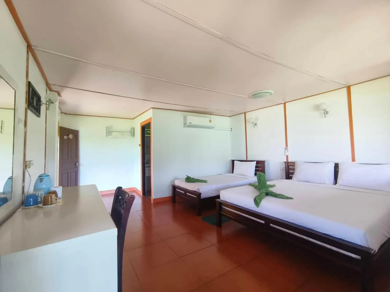 Bed in Phi Phi View Point Resort