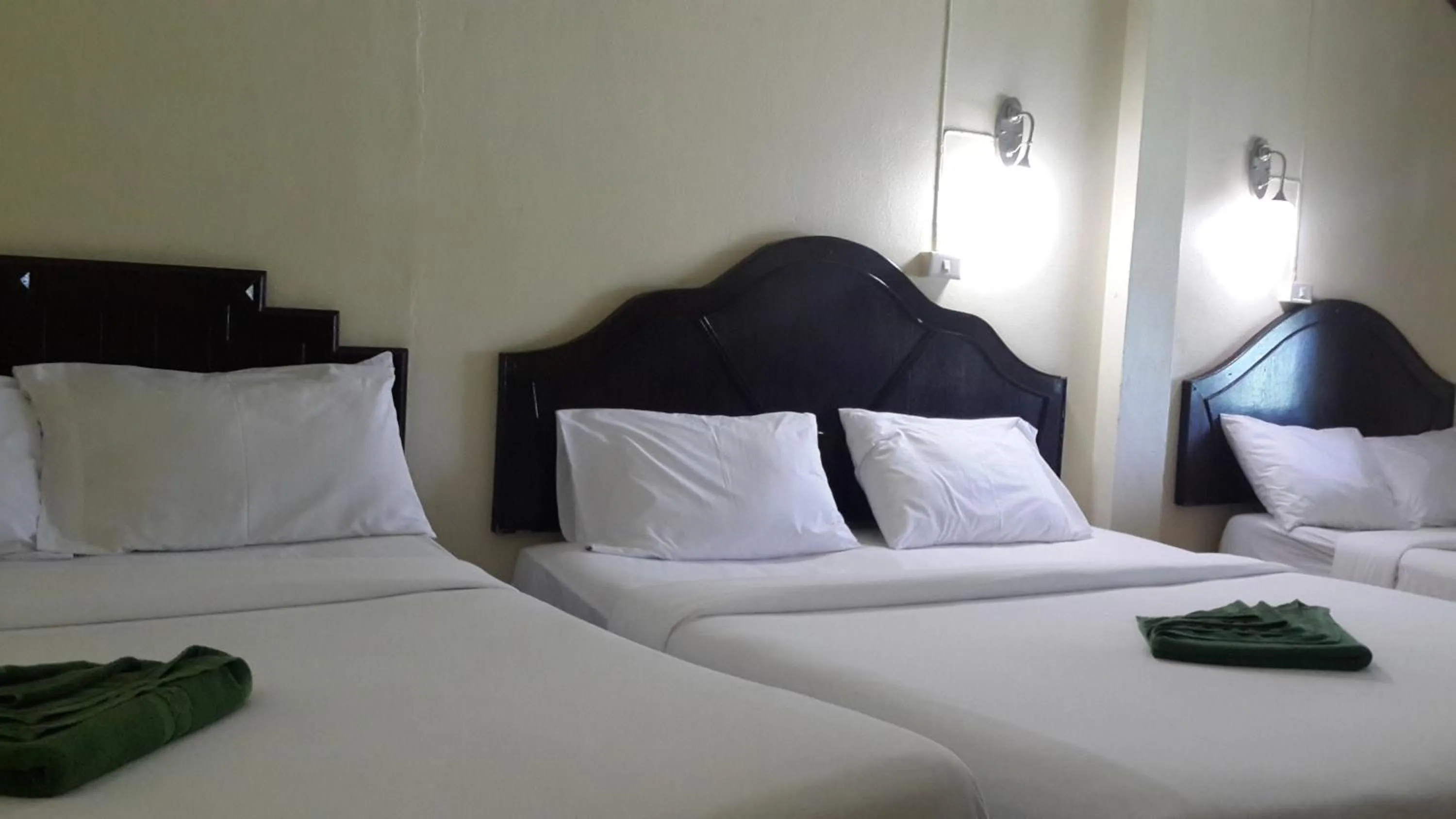 Bed in Phi Phi View Point Resort