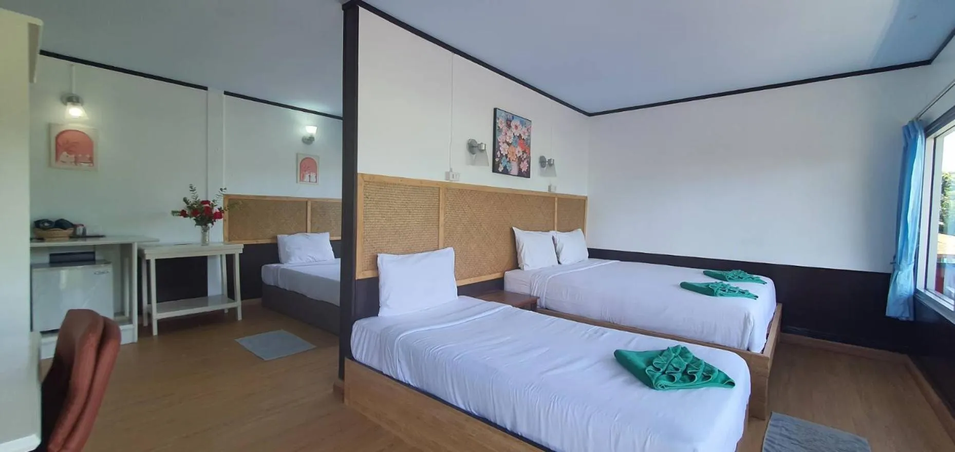 Bed in Phi Phi View Point Resort