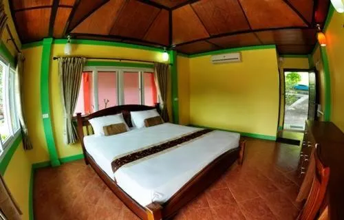 Bed in Phi Phi View Point Resort