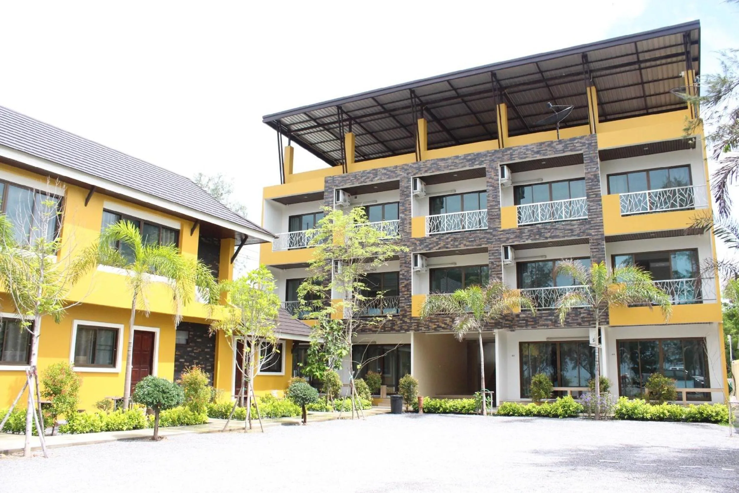 Property building in Yellow House Rayong