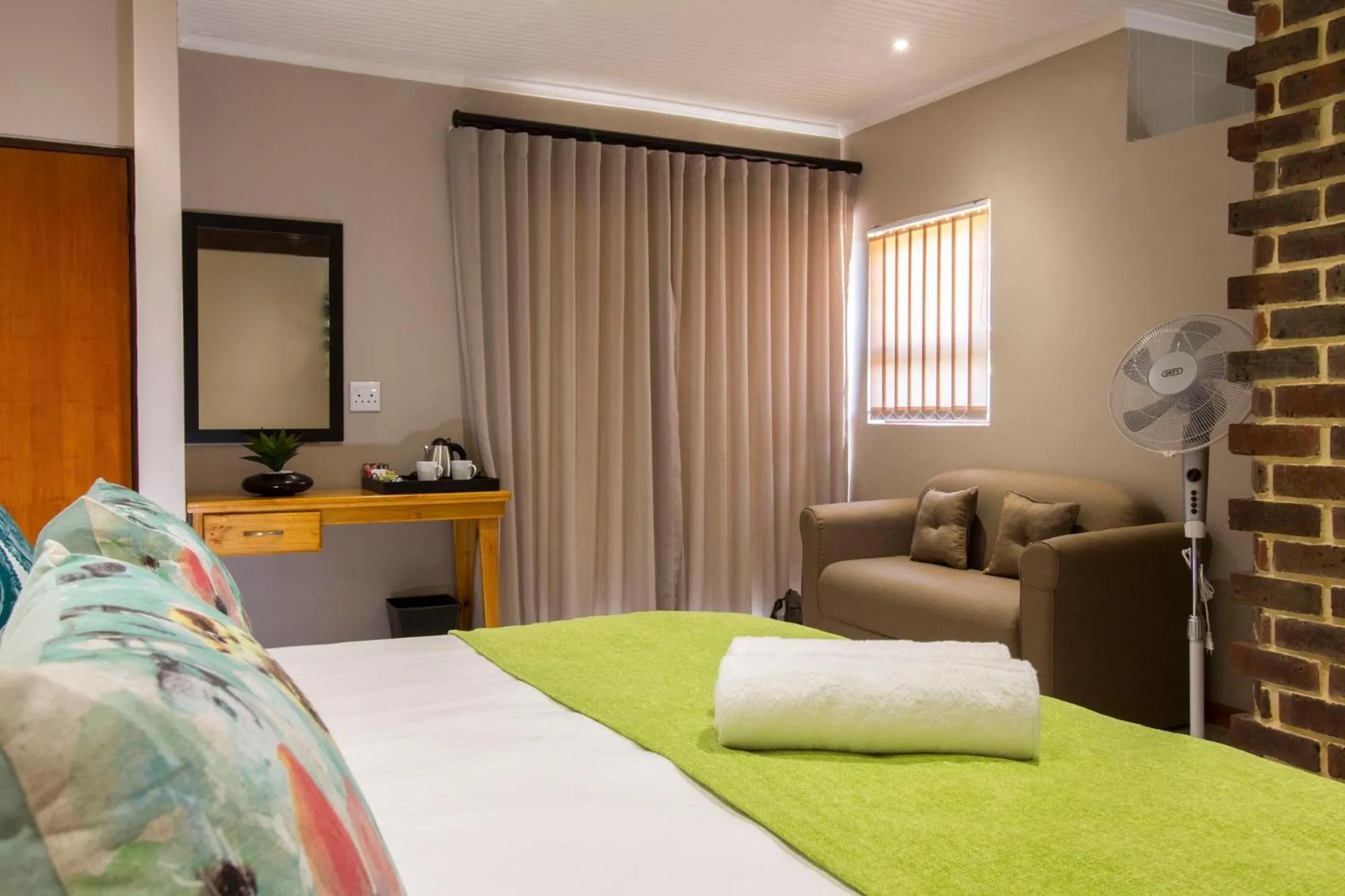 Photo of the whole room, Bed in Tsitsikamma Manor