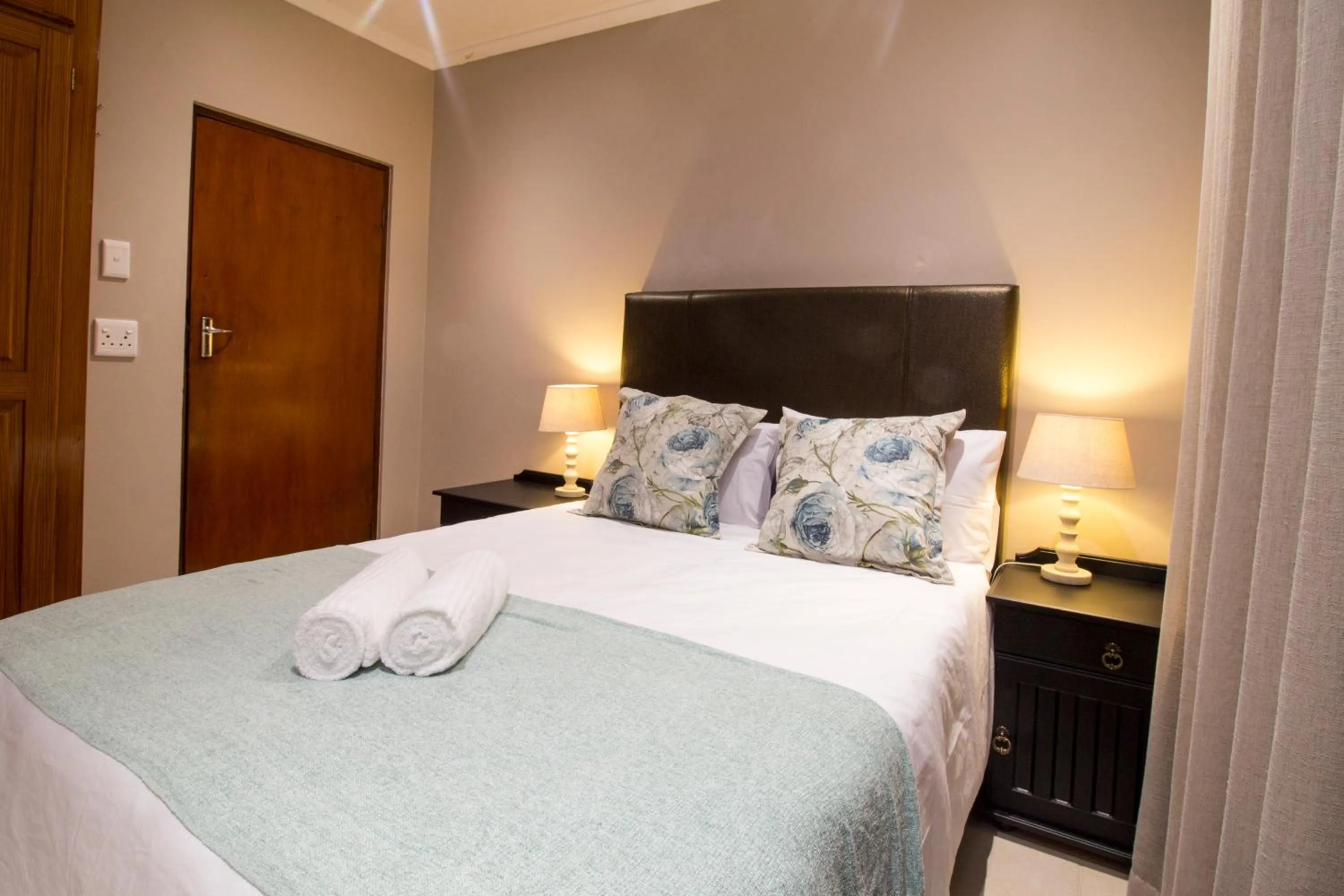 Bedroom, Bed in Tsitsikamma Manor