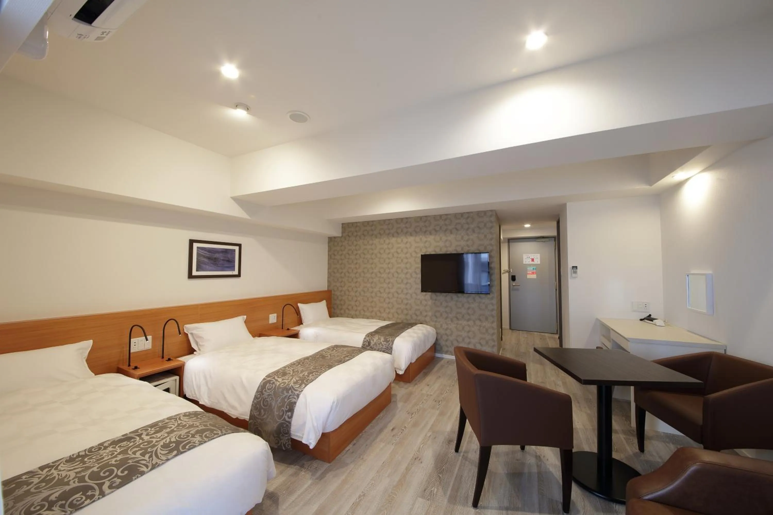 Photo of the whole room, Bed in SARASA HOTEL Shinsaibashi