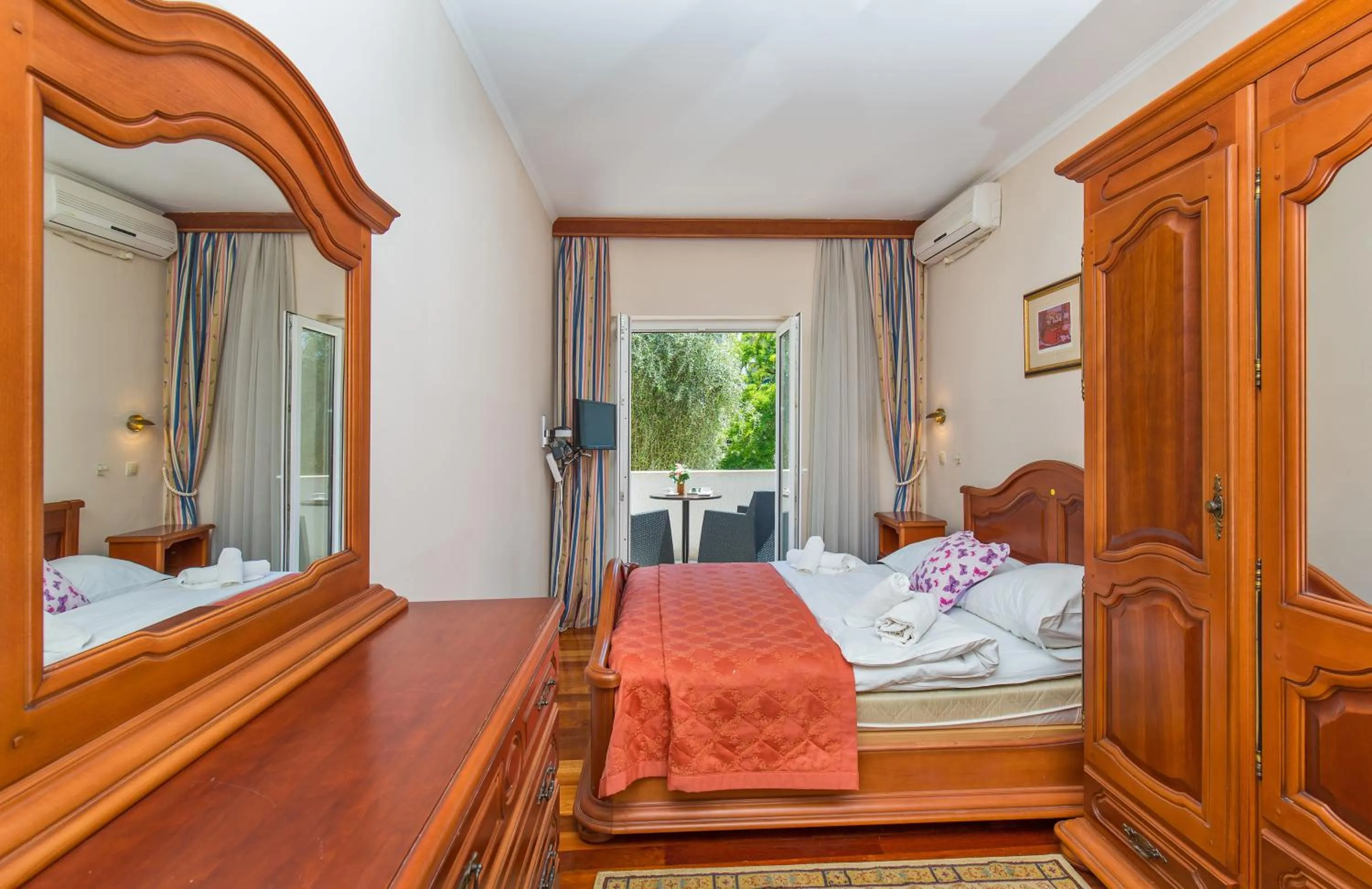 Bedroom, Bed in Hotel Dubrovnik