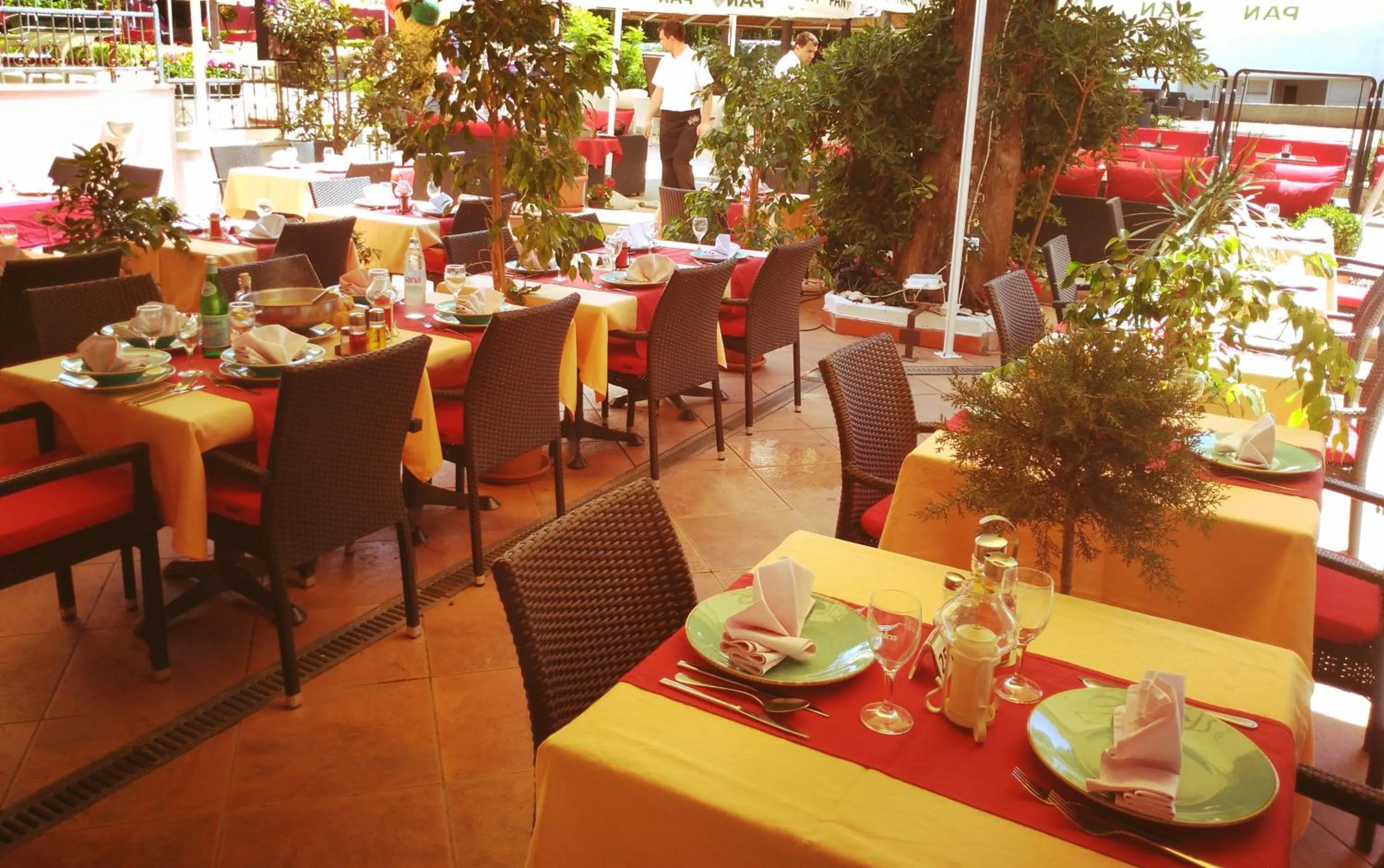 Restaurant/places to eat in Hotel Dubrovnik