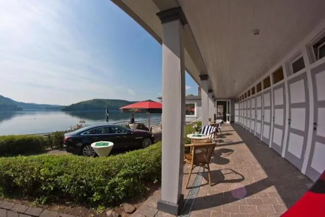 Property building in Strandhaus Edersee Nr 12 - Kaminzimmer, Seeblick, Badestrand, Seeterrasse
