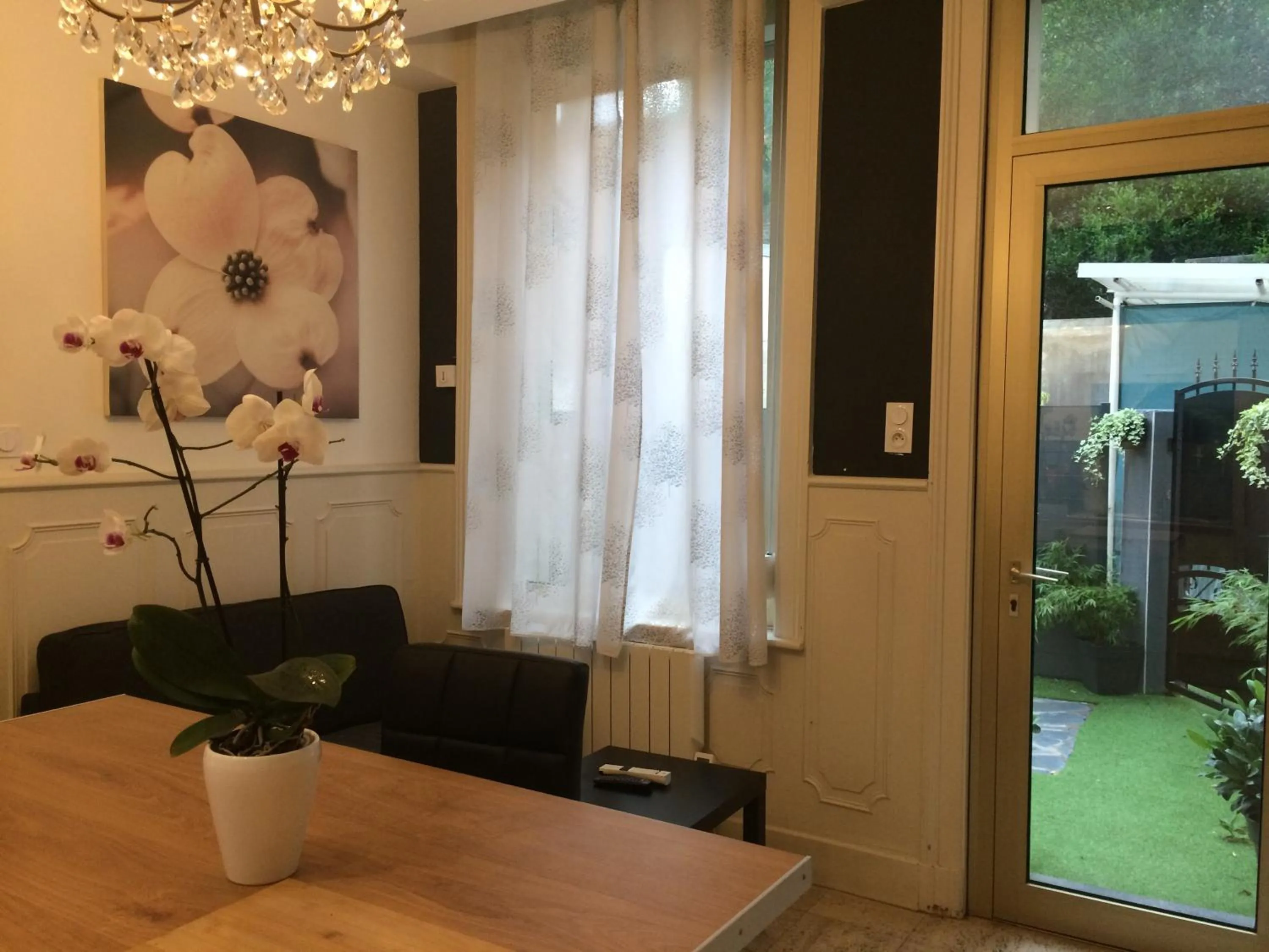 Living room in Appart'hôtel et chambres Lens