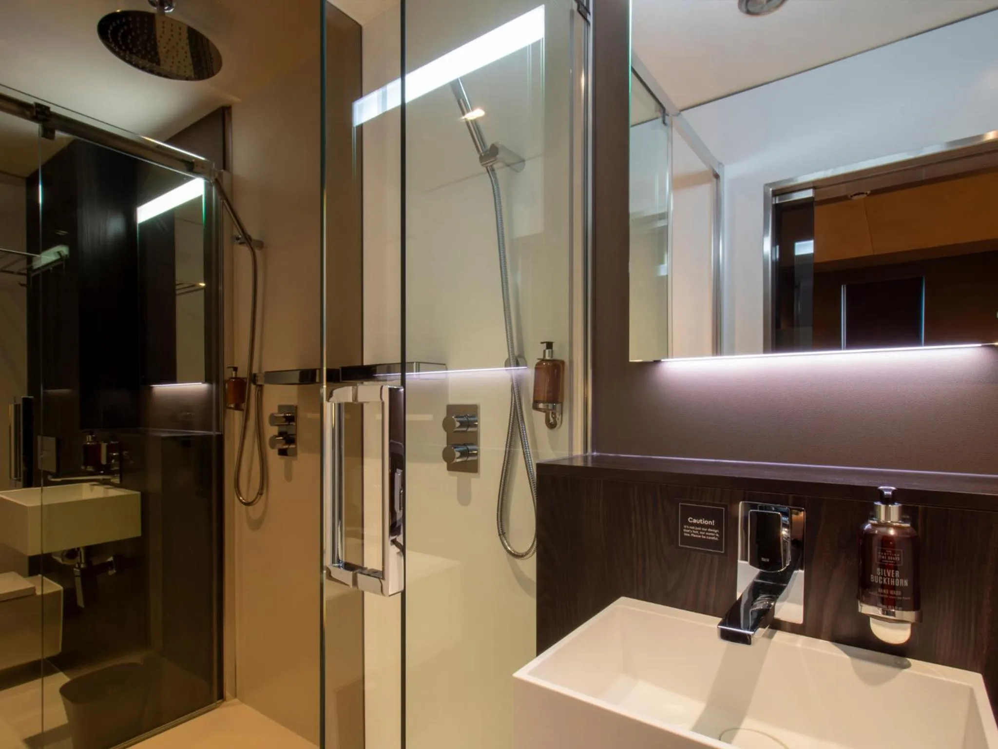 Bathroom in Apartment Bloc
