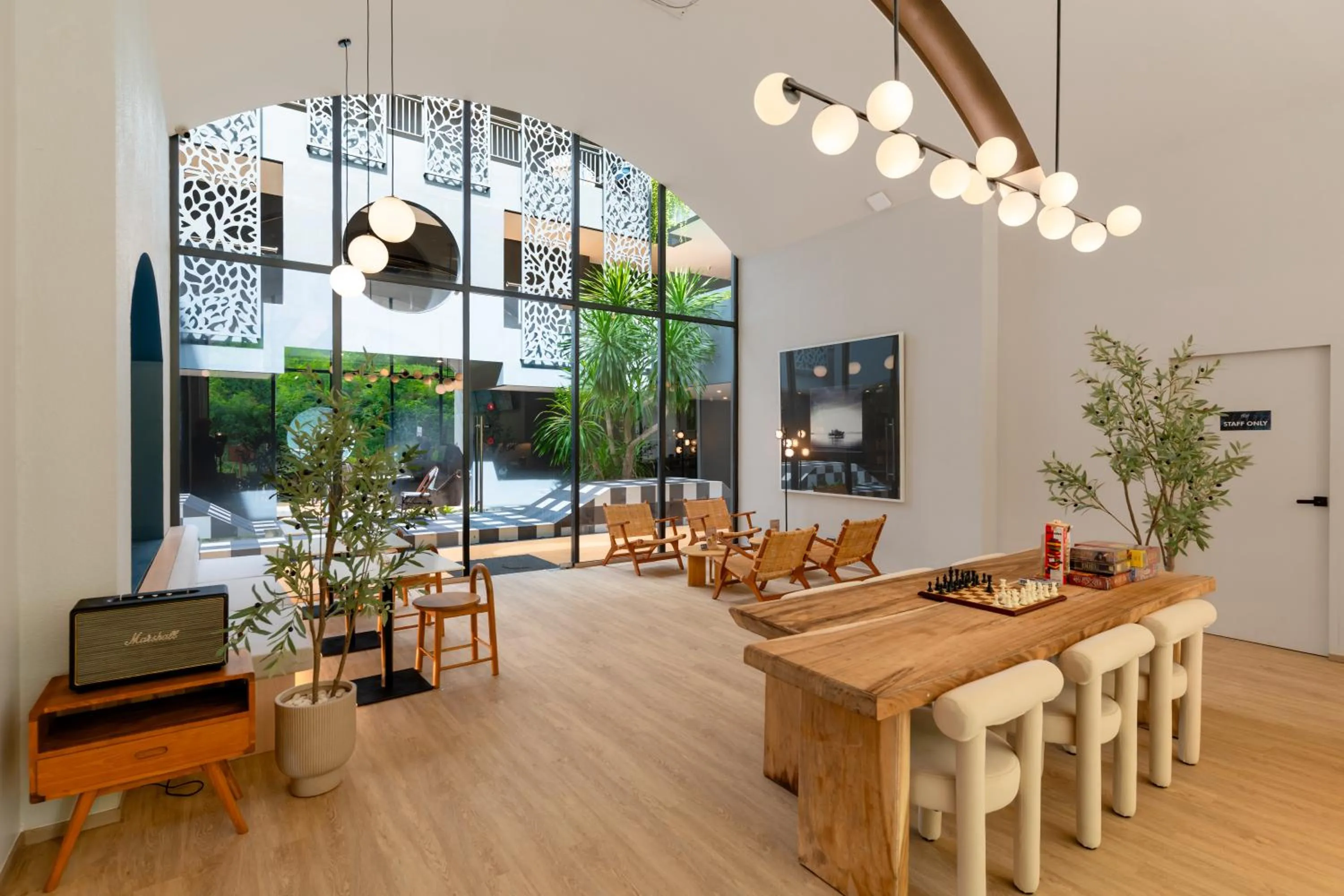 Restaurant/places to eat in Hotel Tide Phuket Beachfront