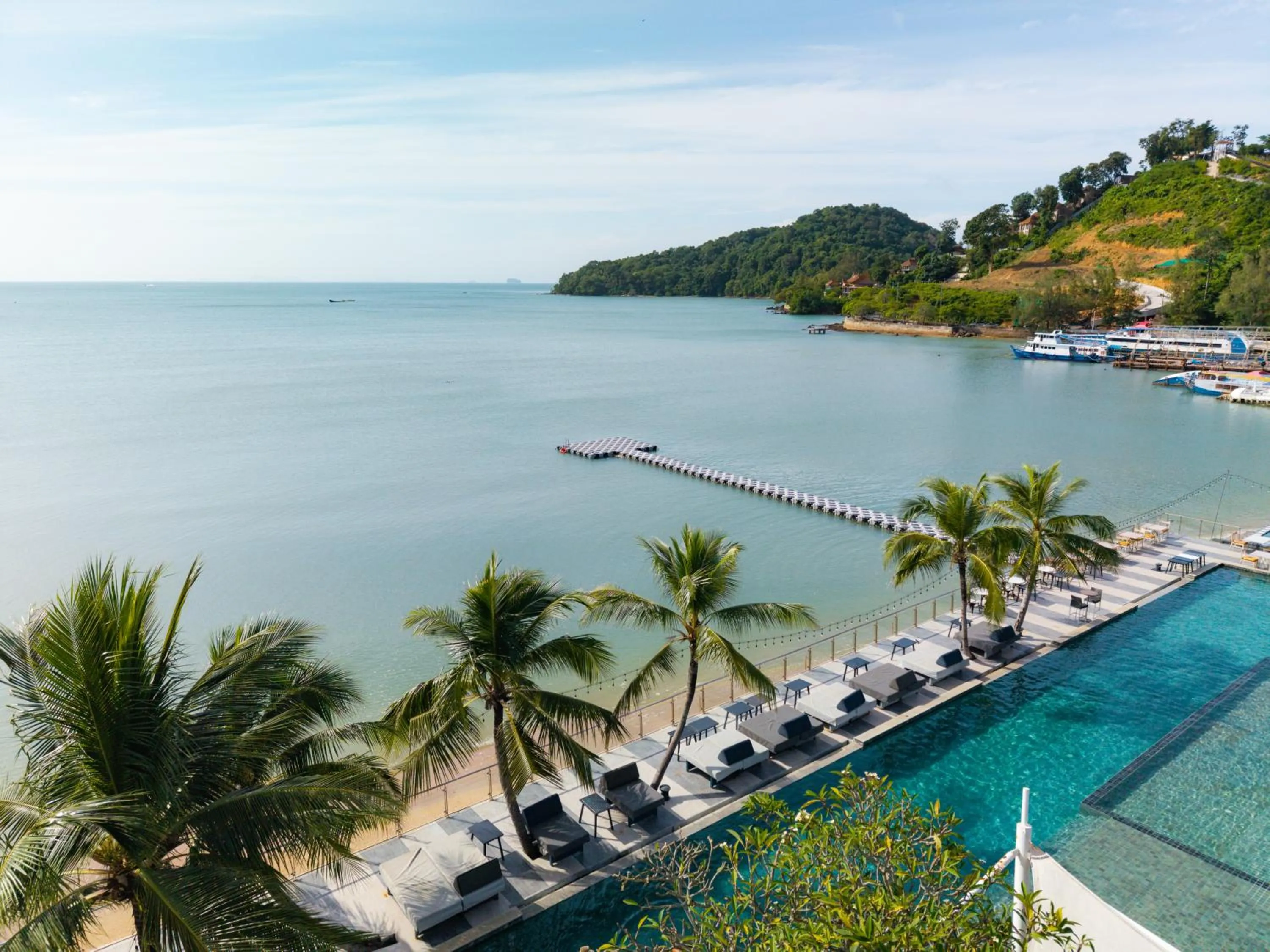 Swimming pool in Hotel Tide Phuket Beachfront