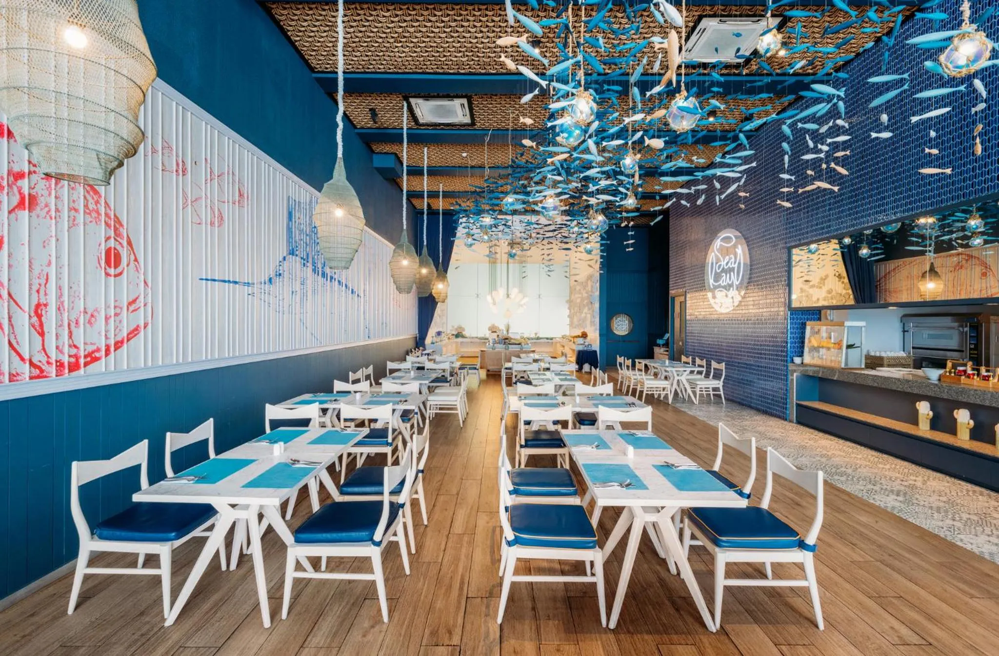 Restaurant/places to eat in Hotel Tide Phuket Beachfront