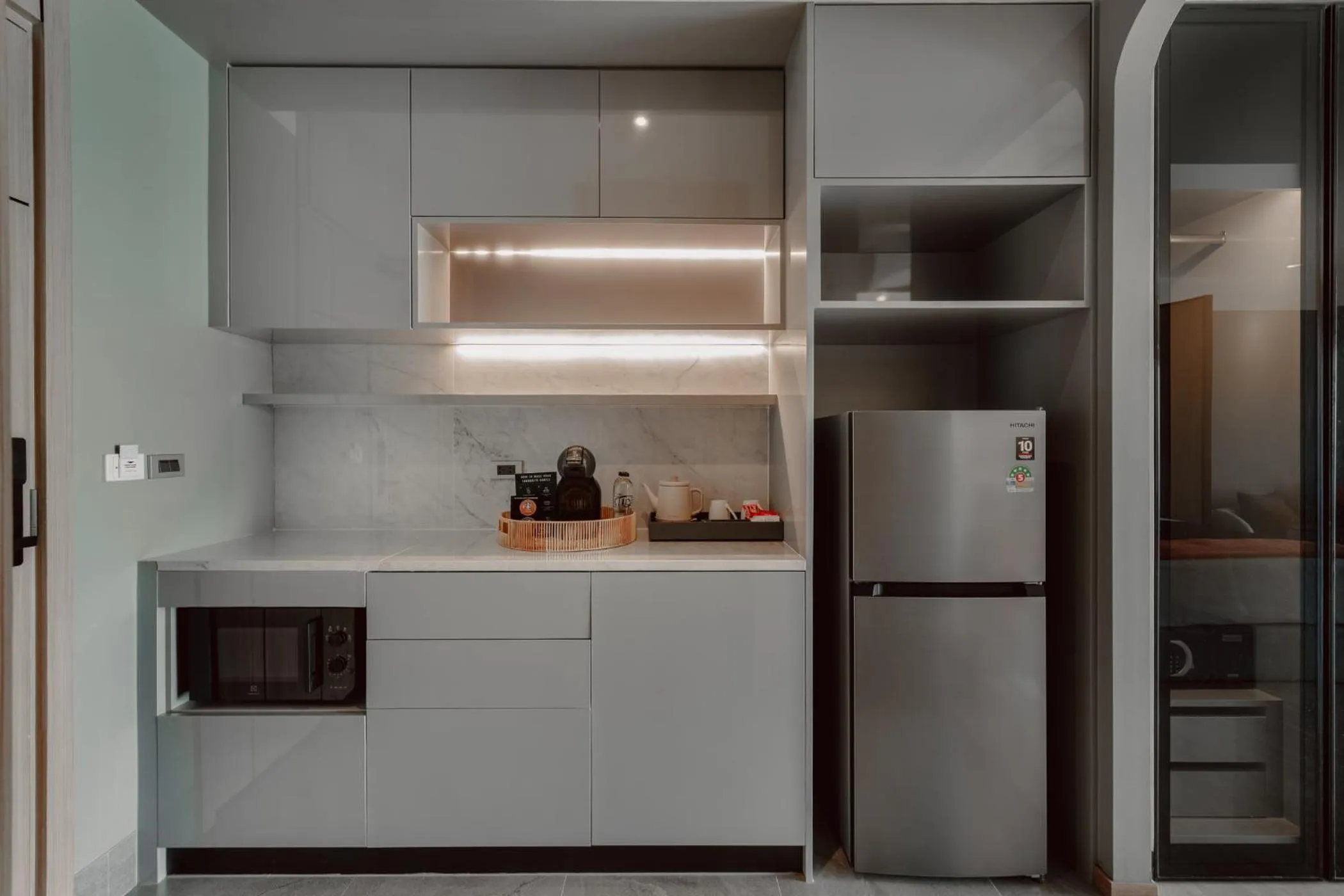 Kitchen or kitchenette in Hotel Tide Phuket Beachfront