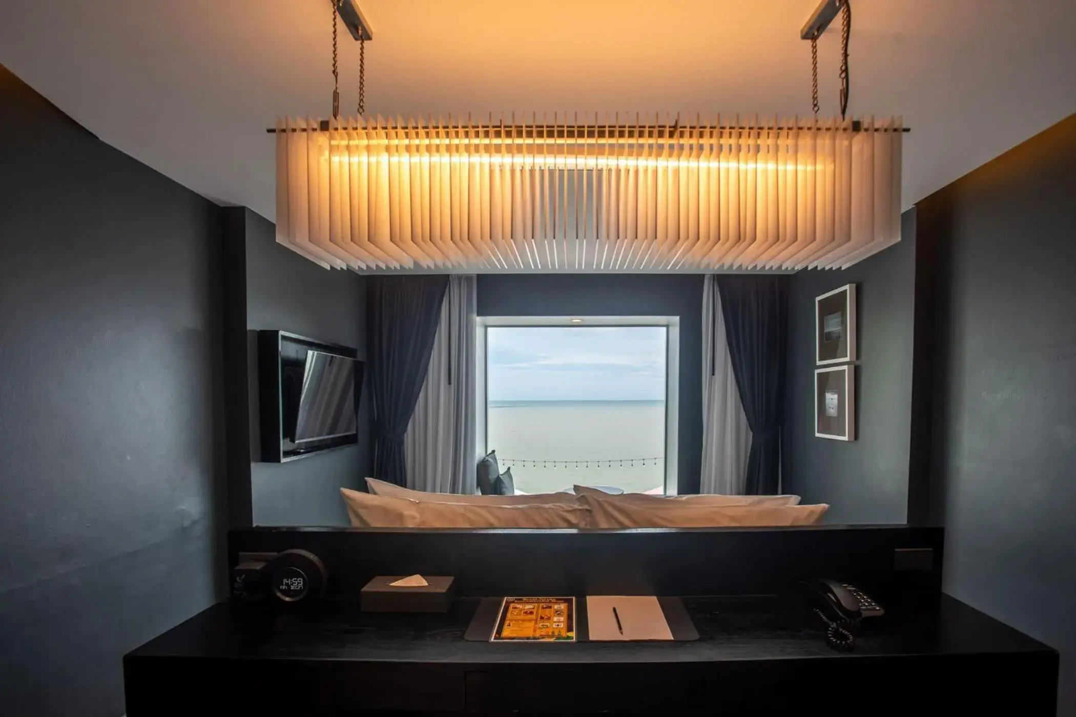 Deluxe Bathtub Seaview in Hotel Tide Phuket Beachfront Deluxe Bathtub Seaview in Hotel Tide Phuket Beachfront