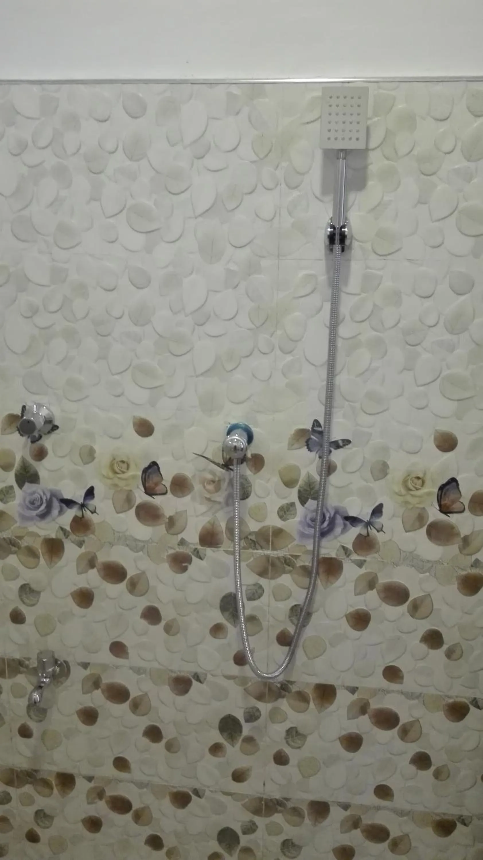 Shower in Ranmitha Villa Weligama