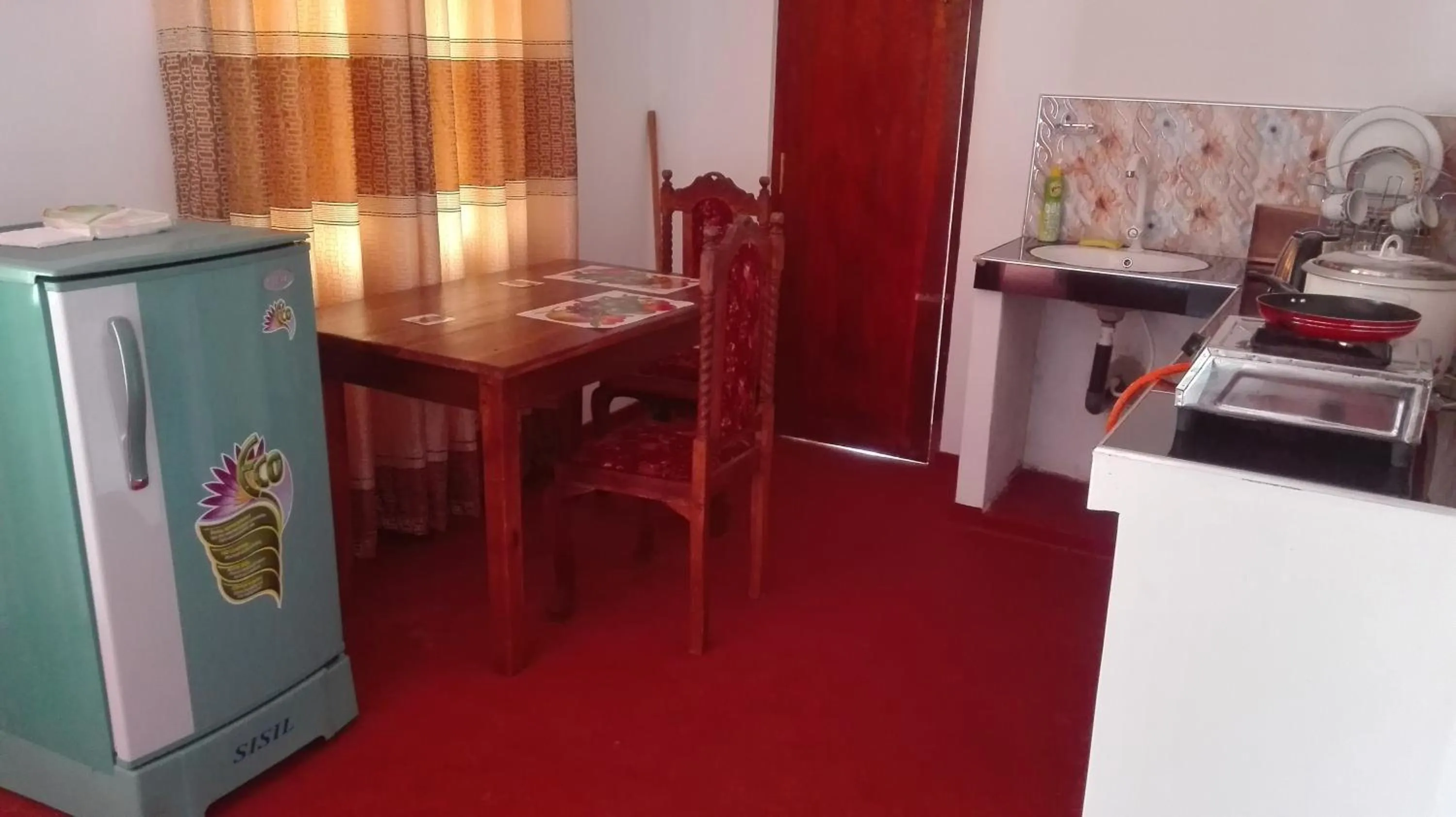 Kitchen or kitchenette in Ranmitha Villa Weligama