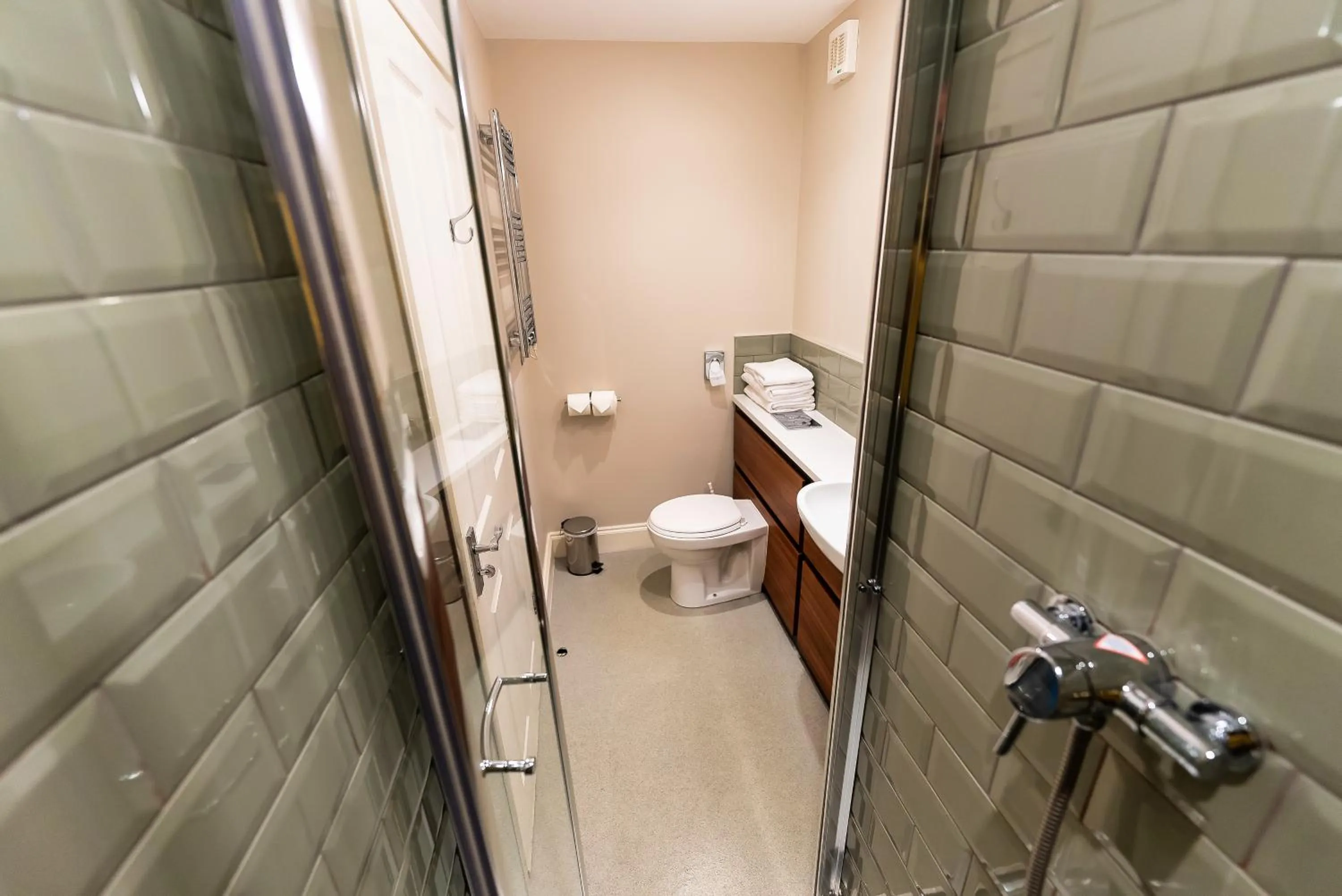 Bathroom in The Lindisfarne Inn - The Inn Collection Group