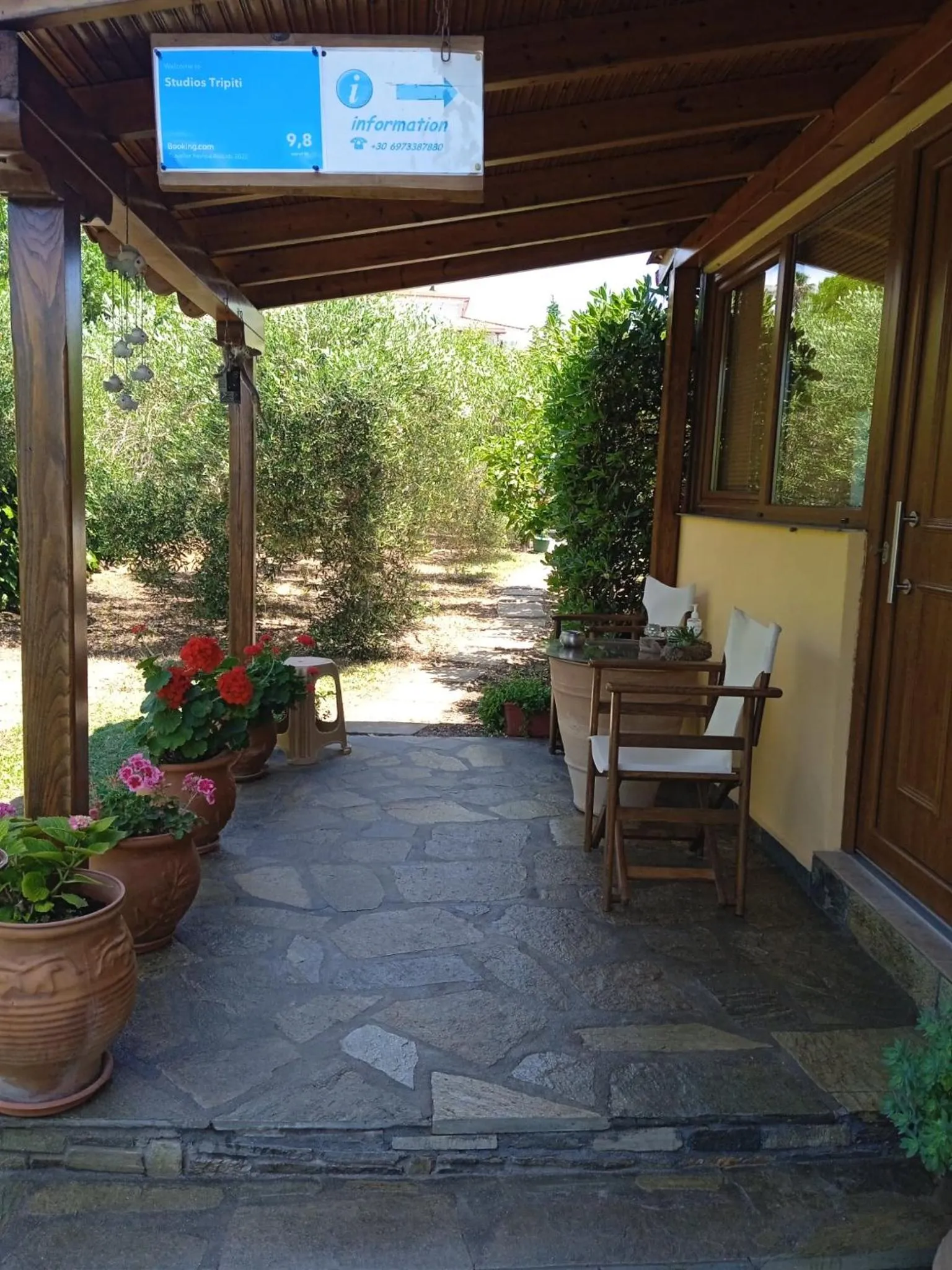 Garden in Studios Tripiti