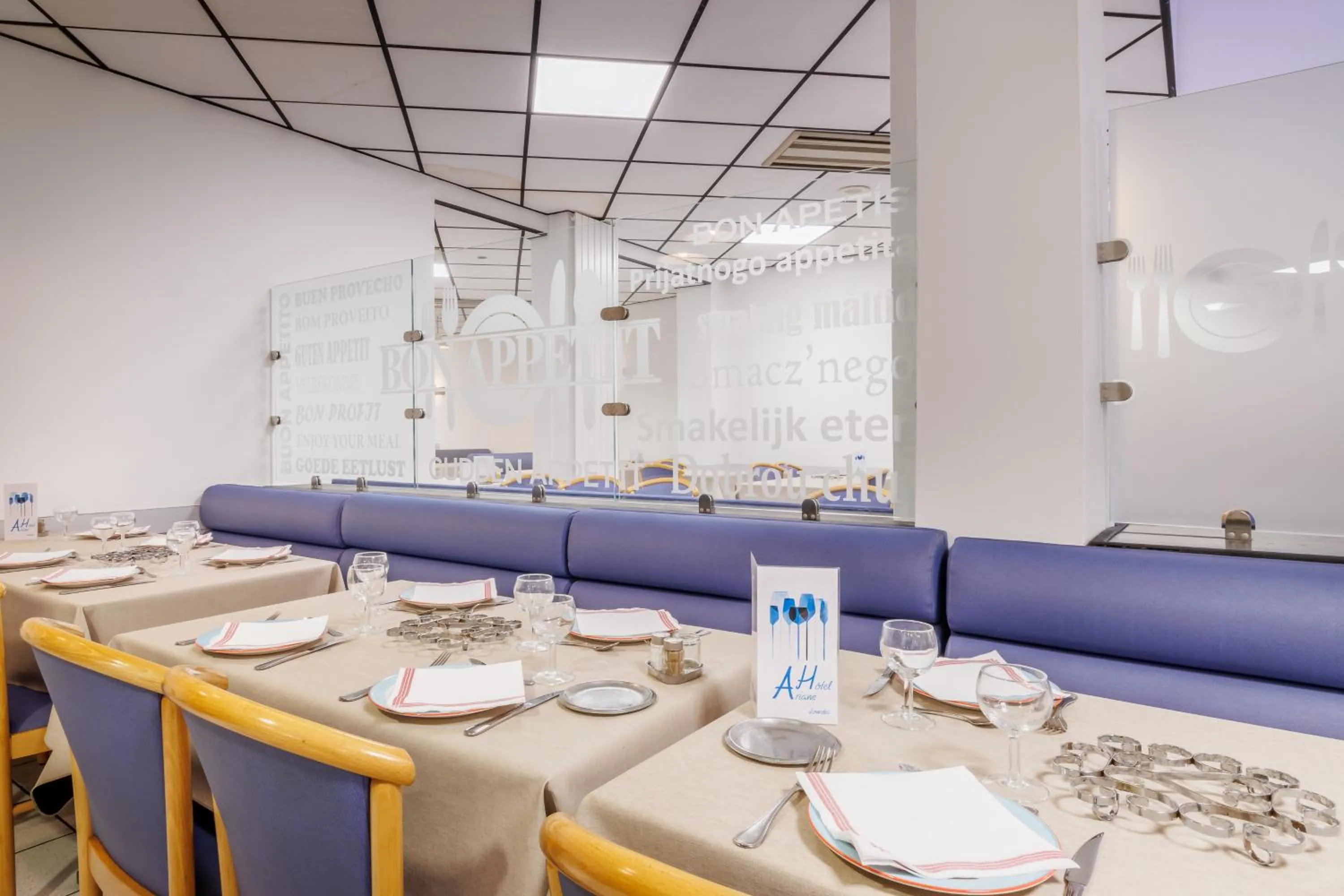 Restaurant/places to eat in Hôtel Ariane