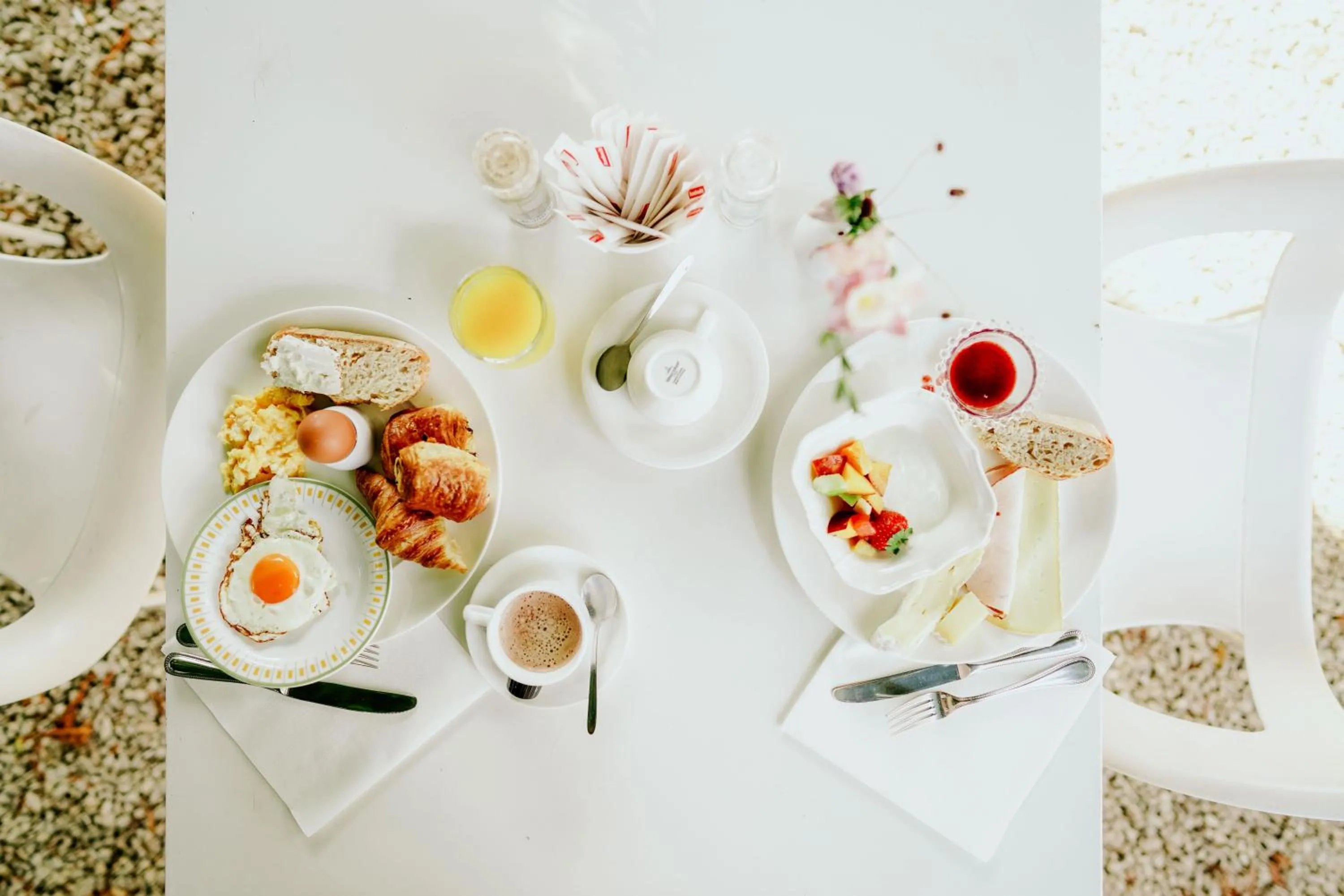 Food and drinks in Hotel Sanglier