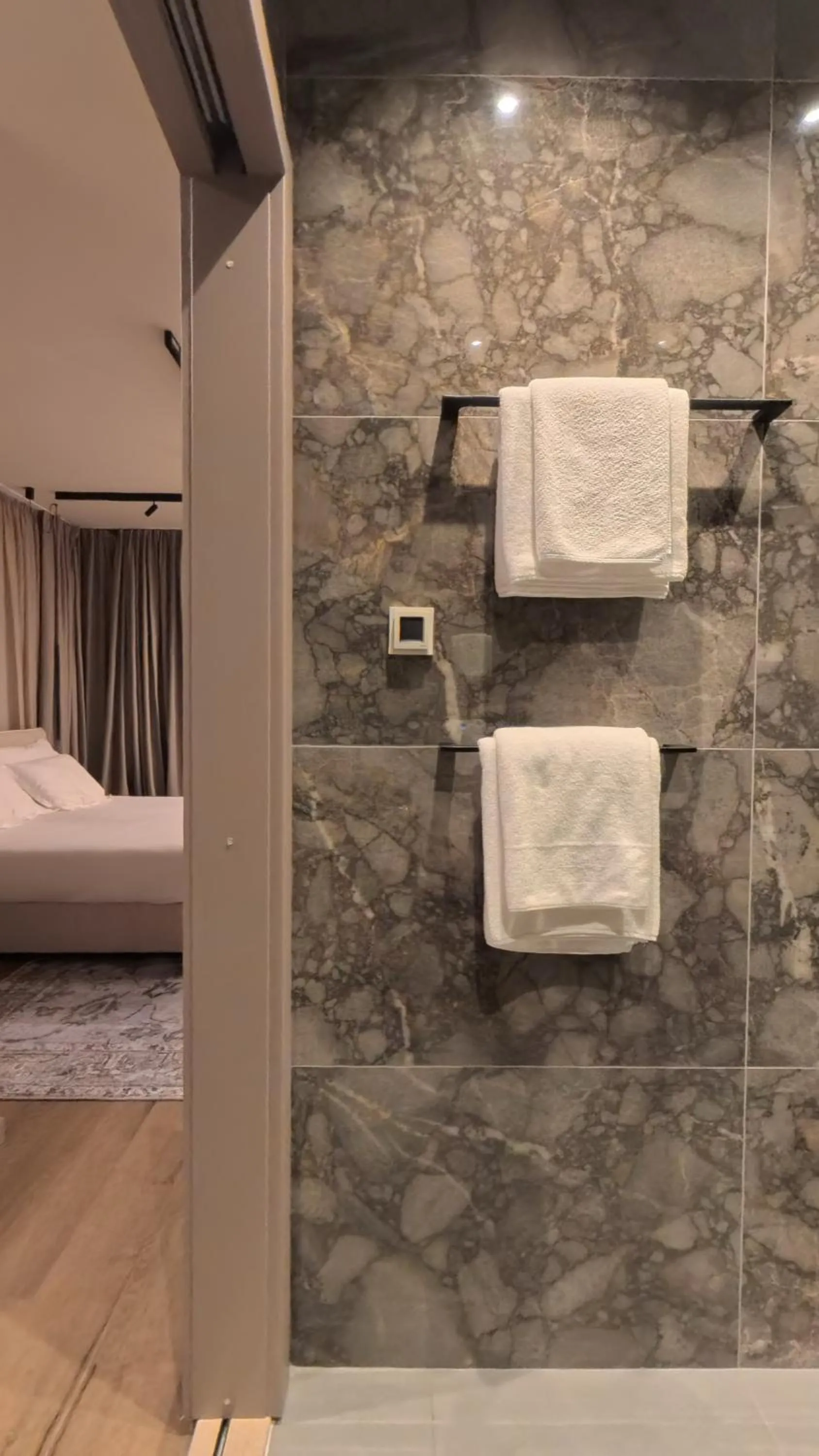 Bathroom, Bed in Hotel Aquarius Dubrovnik