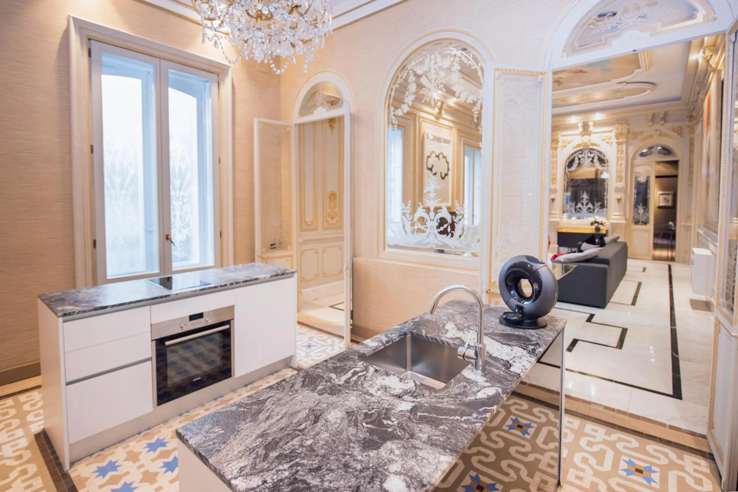 Kitchen or kitchenette in Palacio Salvetti Suites